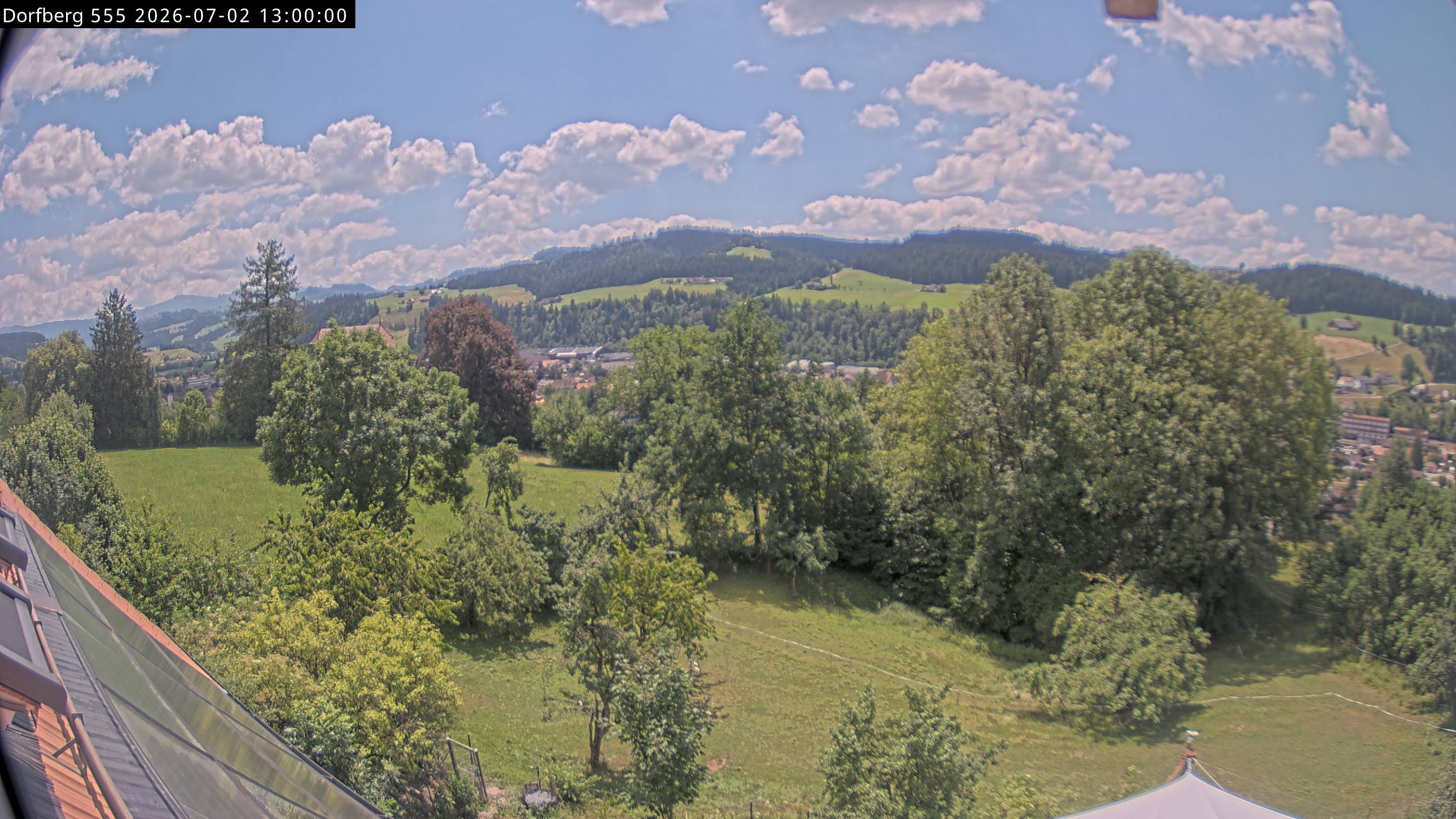 Webcam-Bild: Aussicht vom Dorfberg in Langnau 20260702-130000