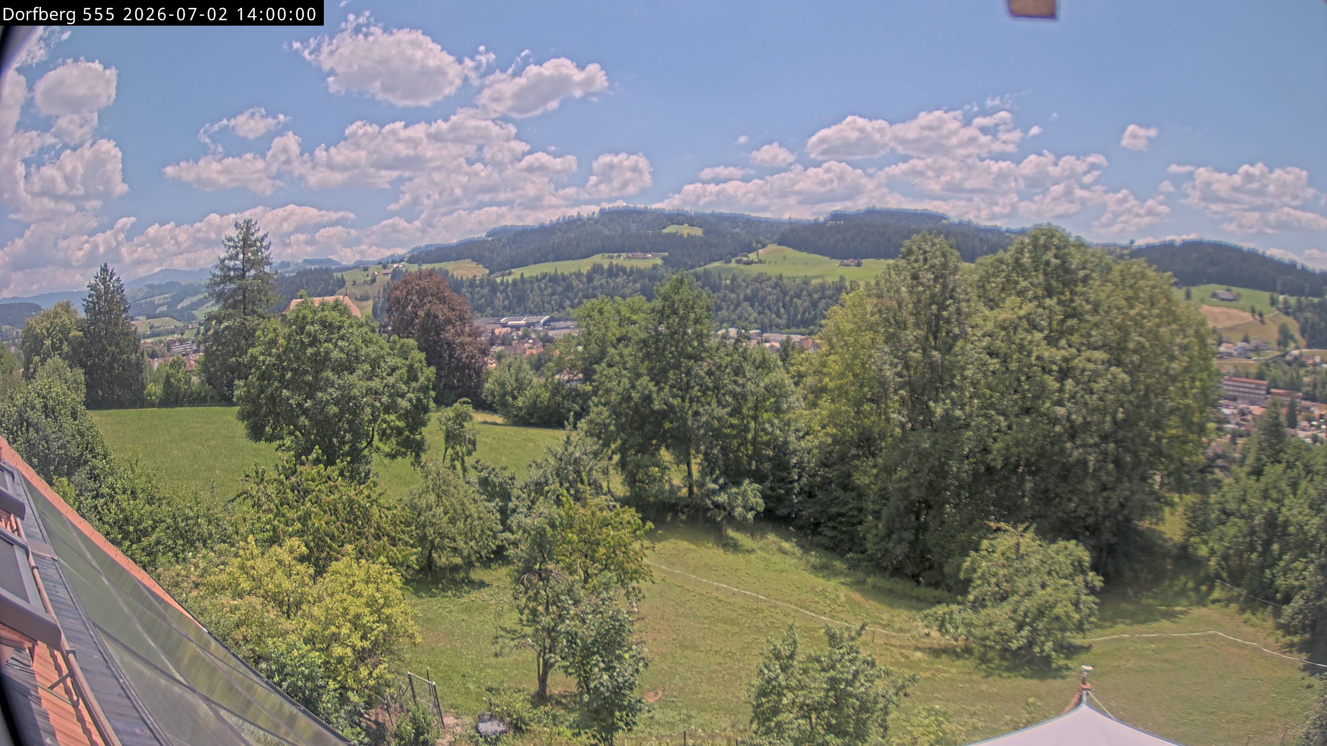 Webcam-Bild: Aussicht vom Dorfberg in Langnau 20260702-140000