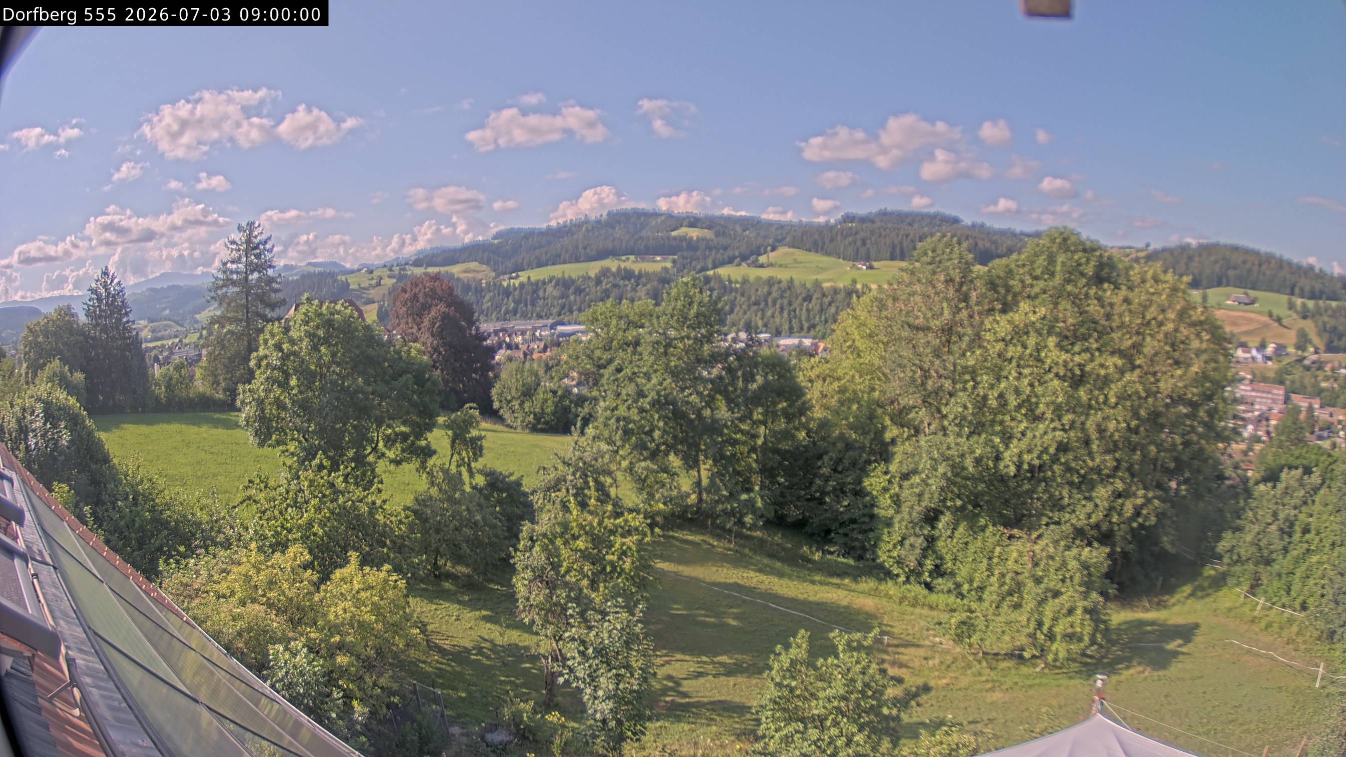 Webcam-Bild: Aussicht vom Dorfberg in Langnau 20260703-090000