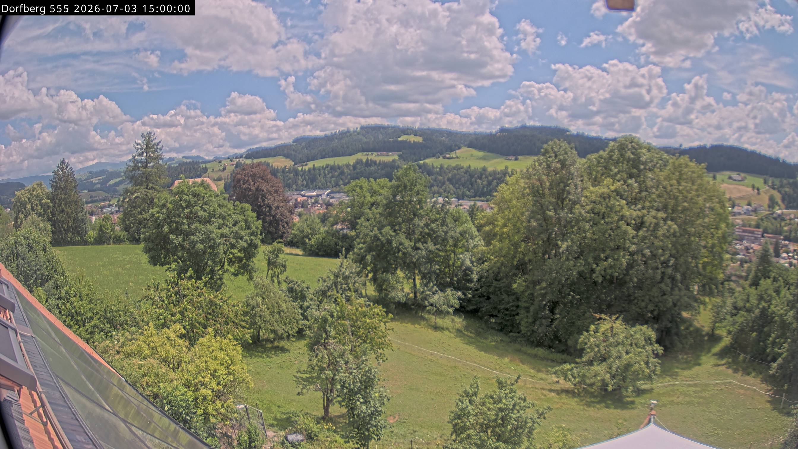 Webcam-Bild: Aussicht vom Dorfberg in Langnau 20260703-150000