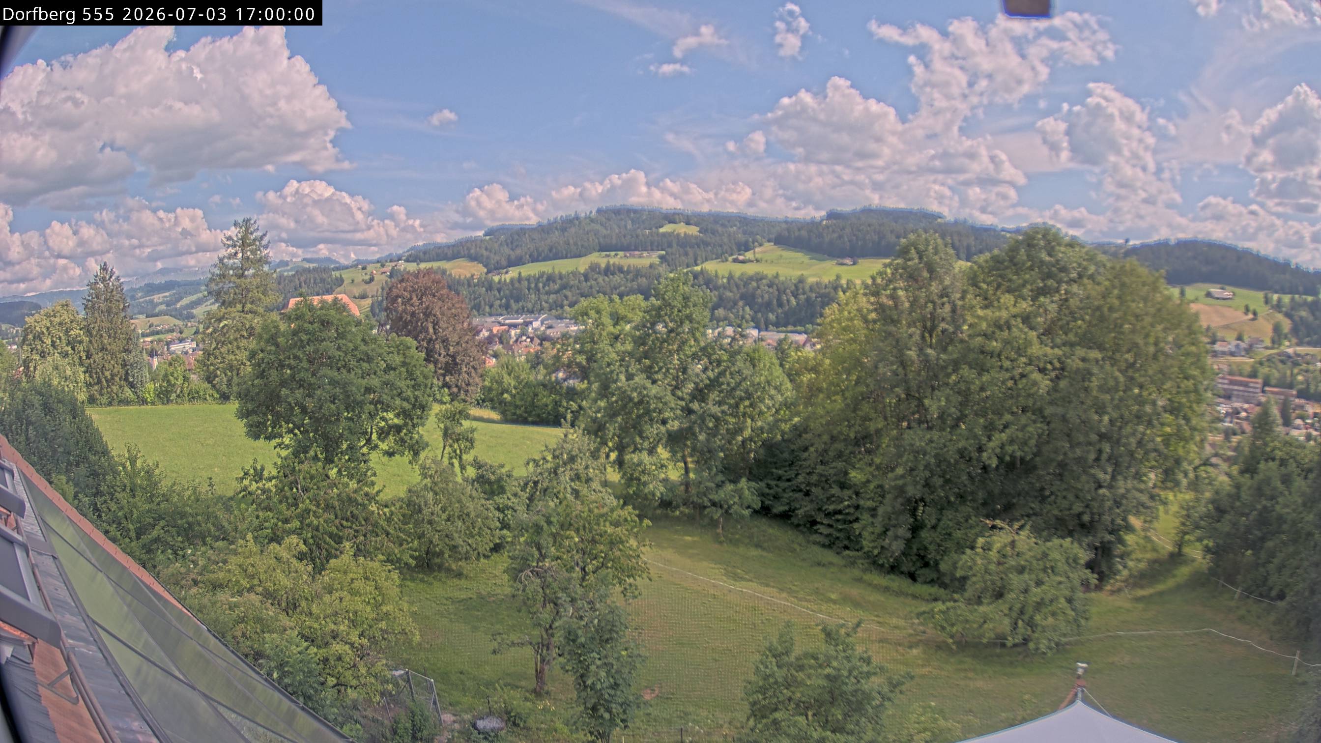 Webcam-Bild: Aussicht vom Dorfberg in Langnau 20260703-170000