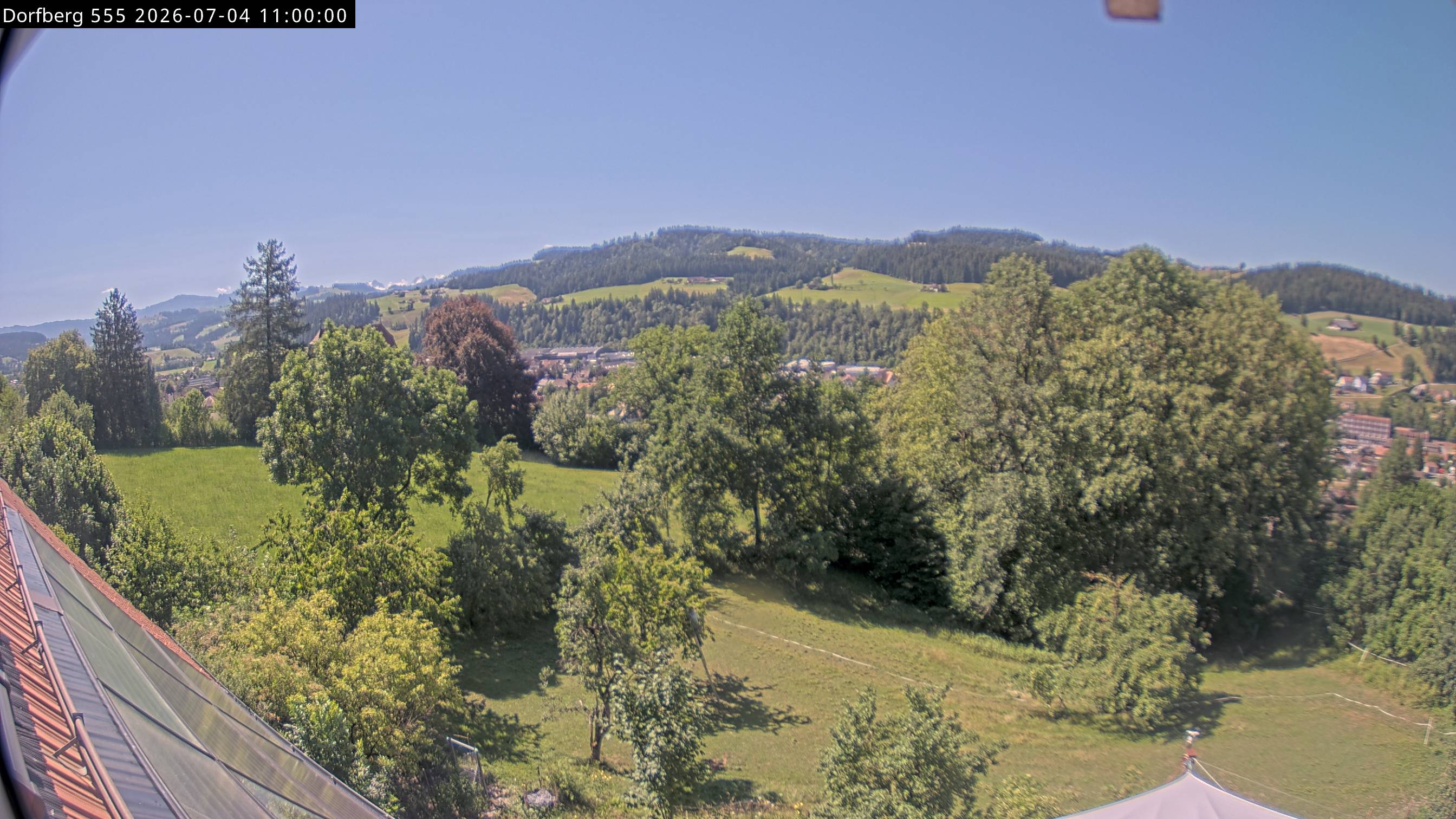 Webcam-Bild: Aussicht vom Dorfberg in Langnau 20260704-110000