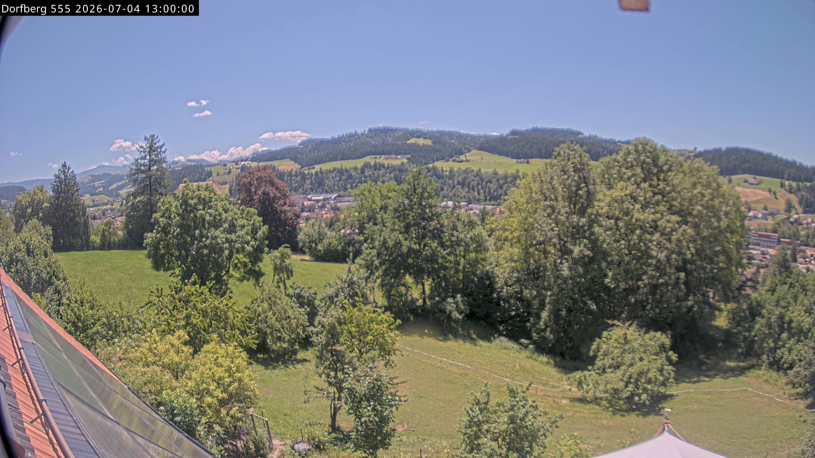 Webcam-Bild: Aussicht vom Dorfberg in Langnau 20260704-130000