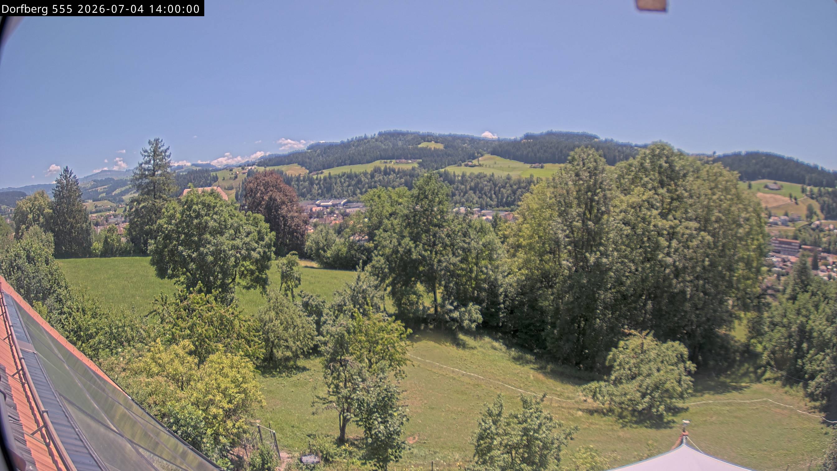 Webcam-Bild: Aussicht vom Dorfberg in Langnau 20260704-140000