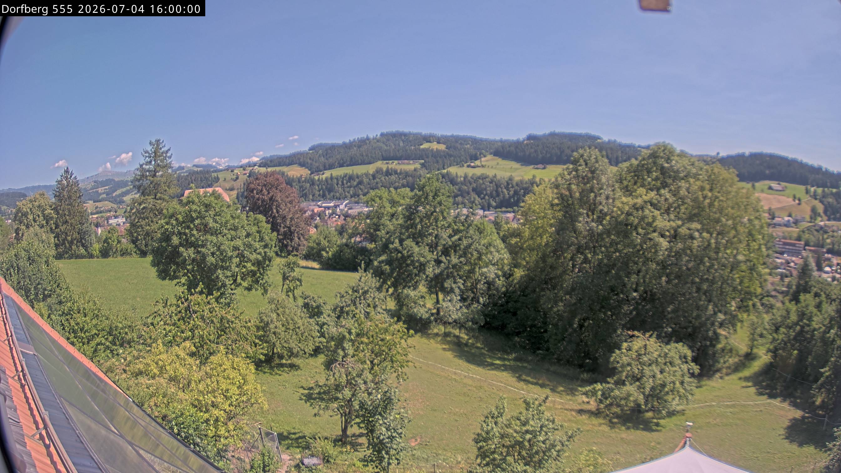 Webcam-Bild: Aussicht vom Dorfberg in Langnau 20260704-160000