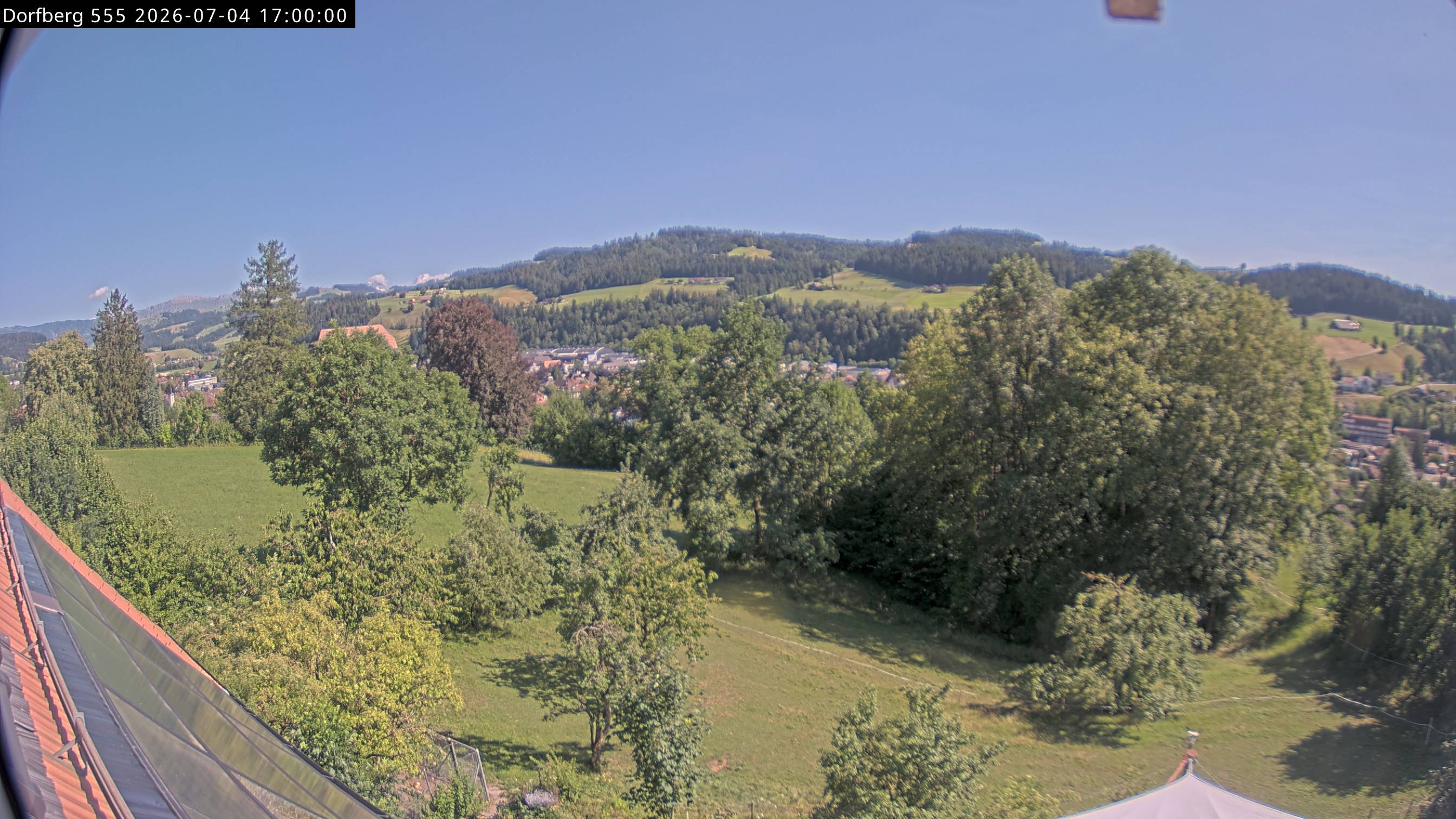 Webcam-Bild: Aussicht vom Dorfberg in Langnau 20260704-170000