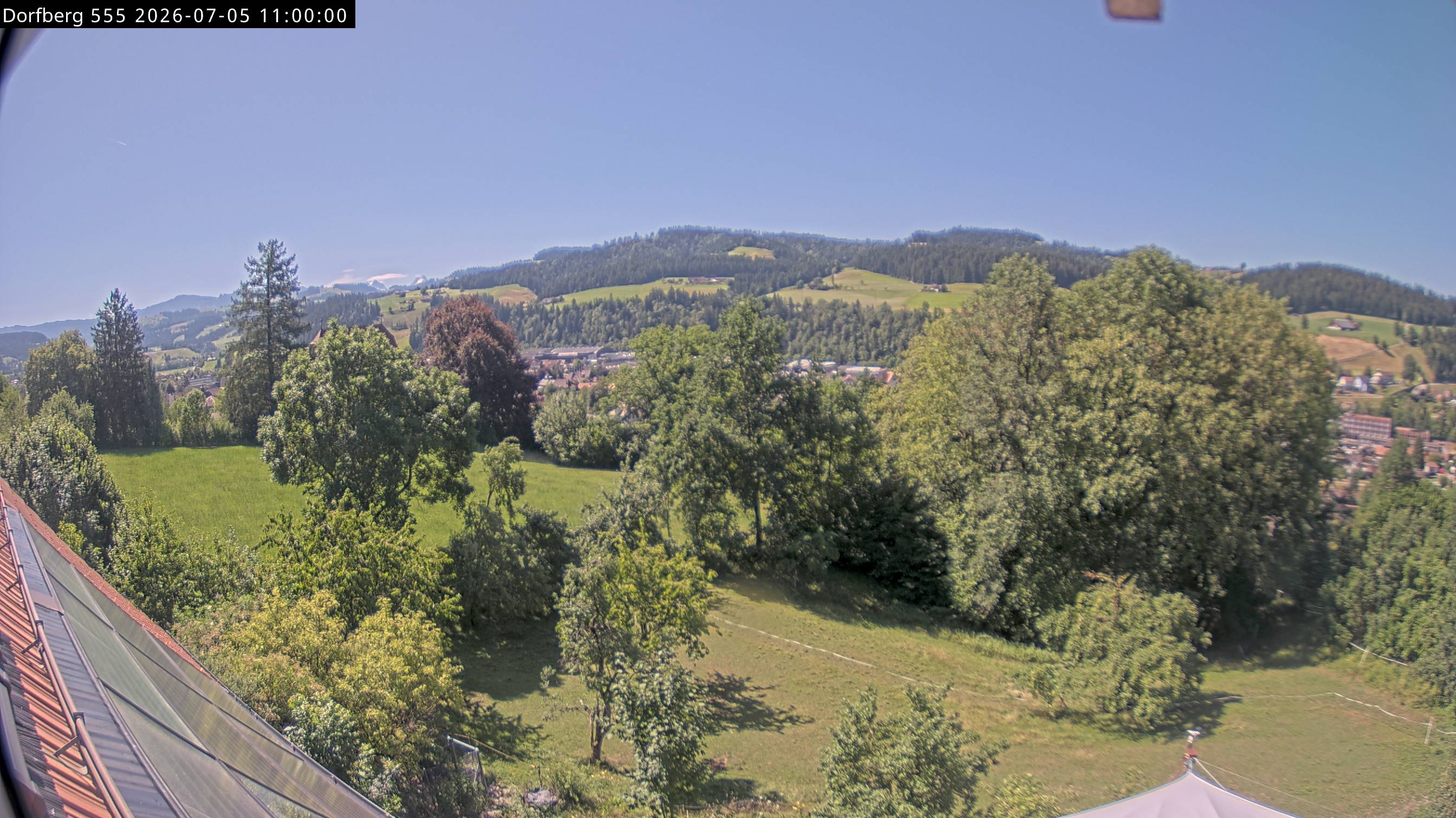 Webcam-Bild: Aussicht vom Dorfberg in Langnau 20260705-110000