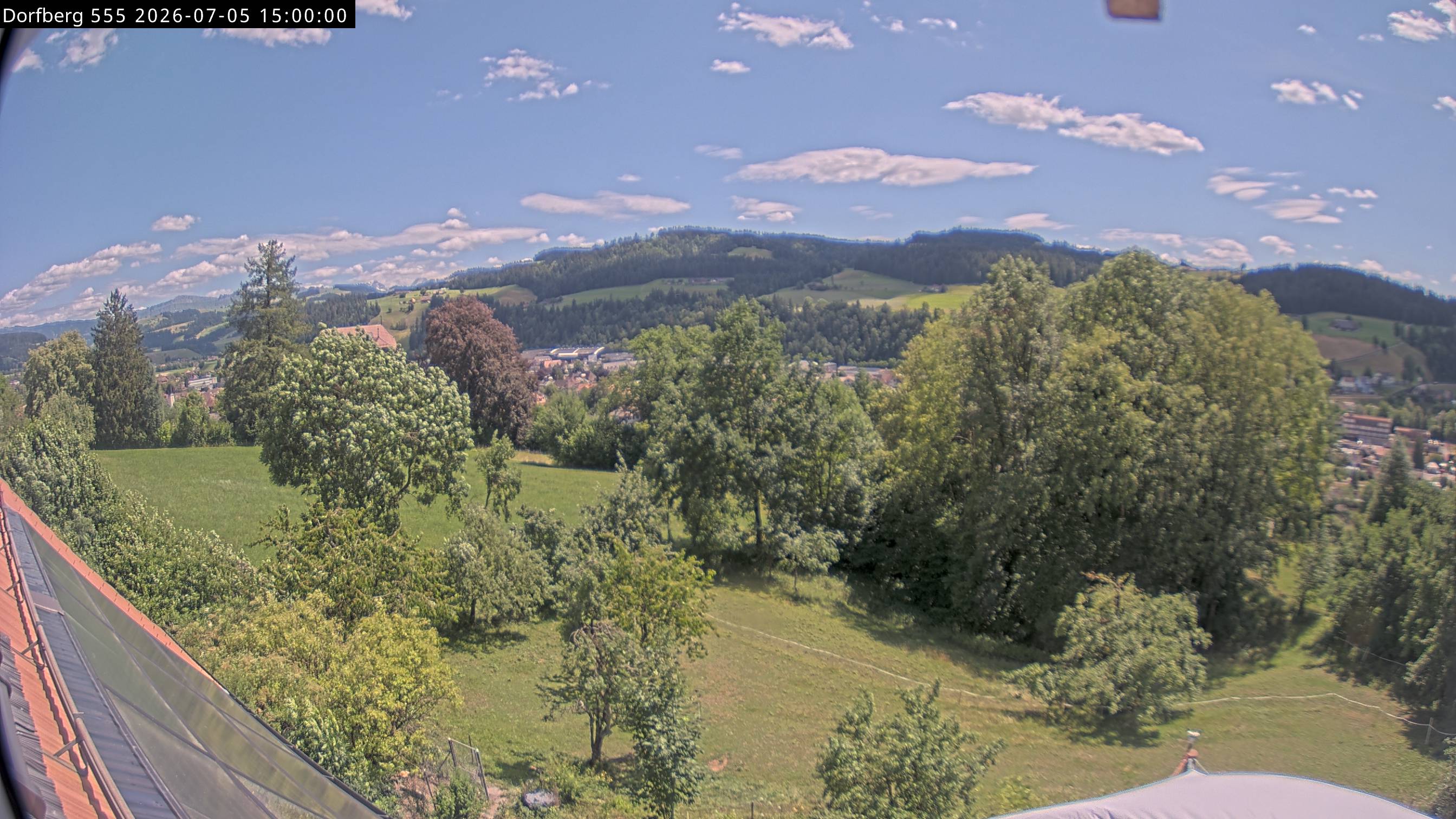 Webcam-Bild: Aussicht vom Dorfberg in Langnau 20260705-150000