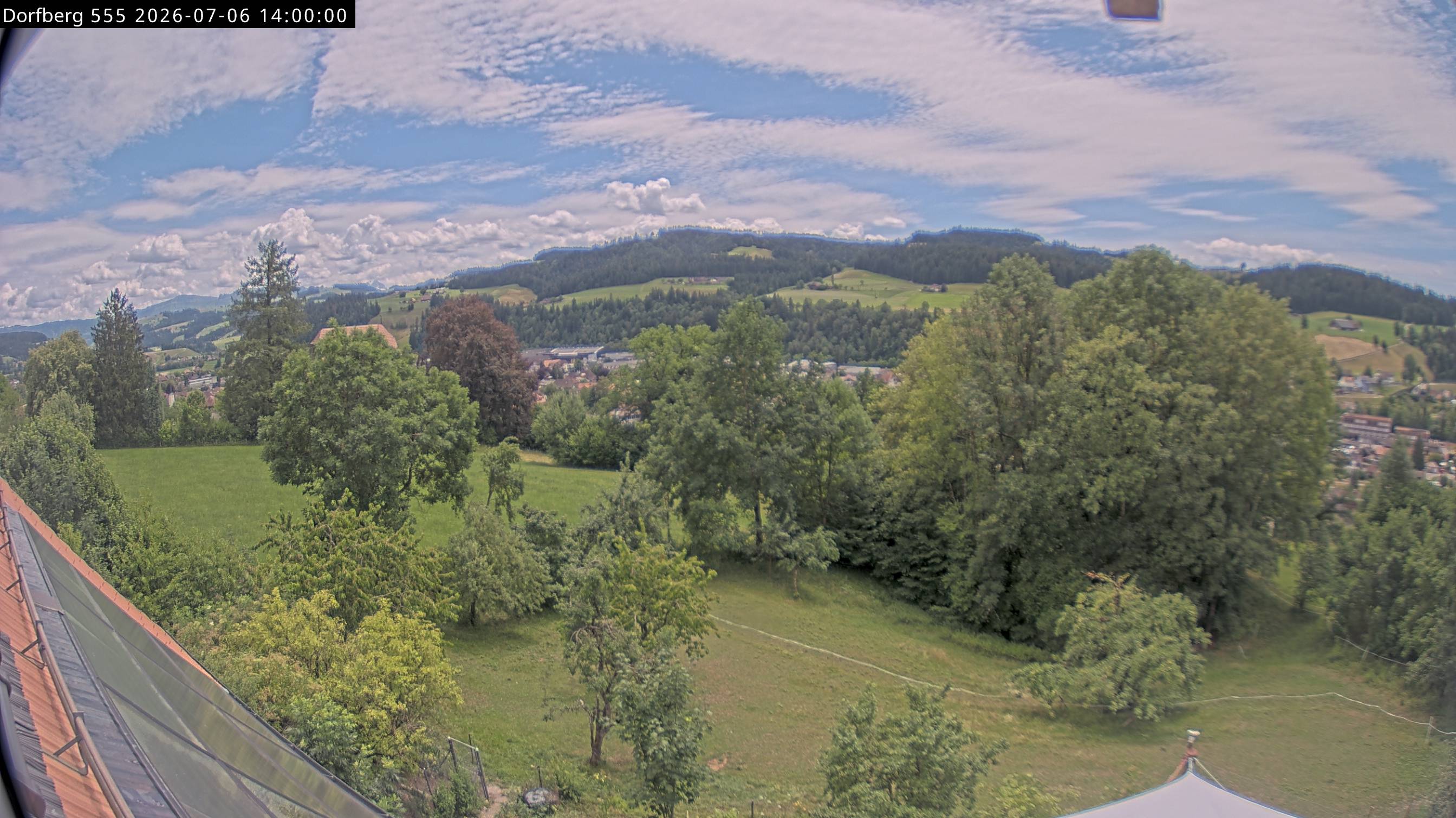 Webcam-Bild: Aussicht vom Dorfberg in Langnau 20260706-140000