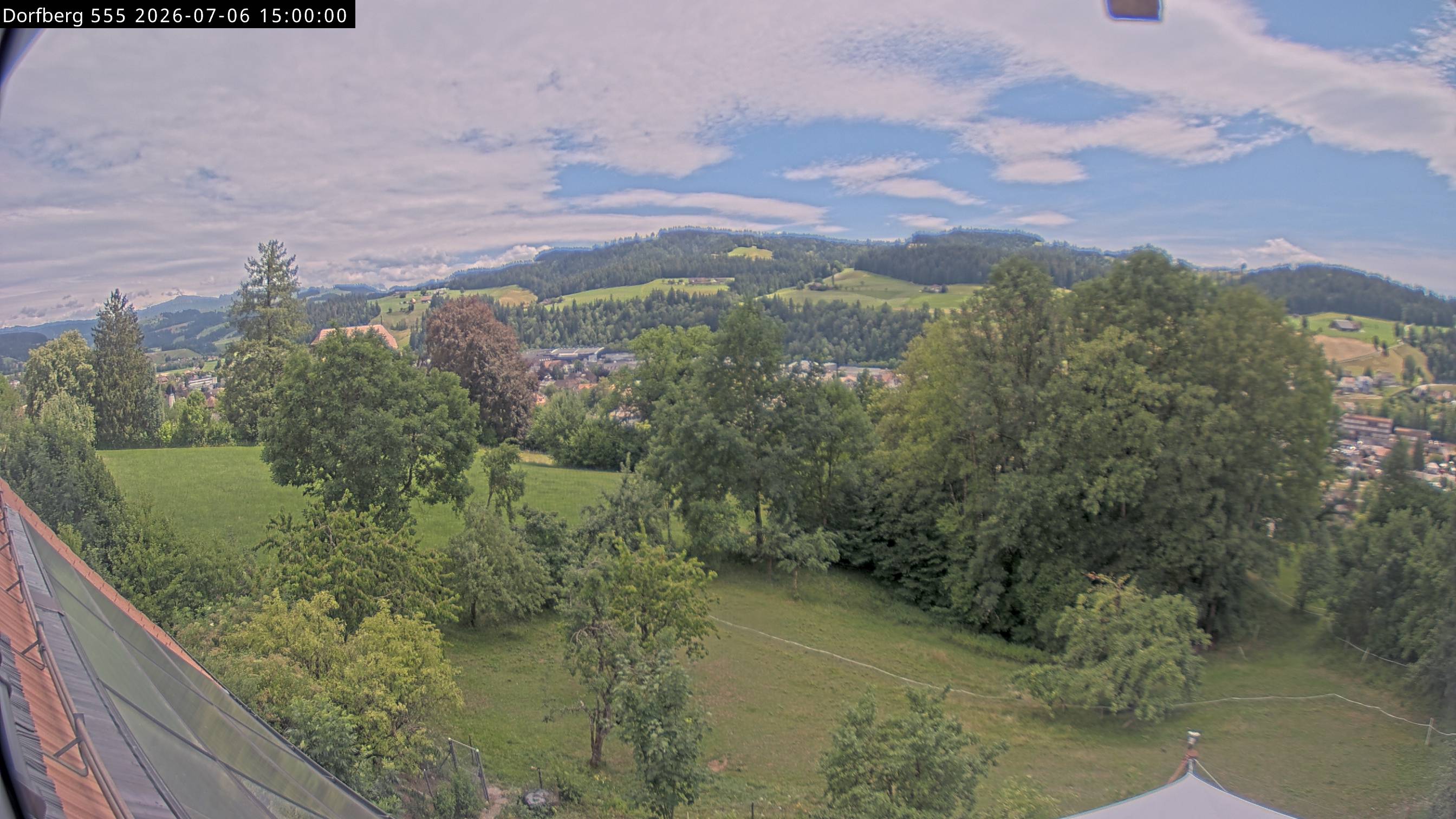 Webcam-Bild: Aussicht vom Dorfberg in Langnau 20260706-150000