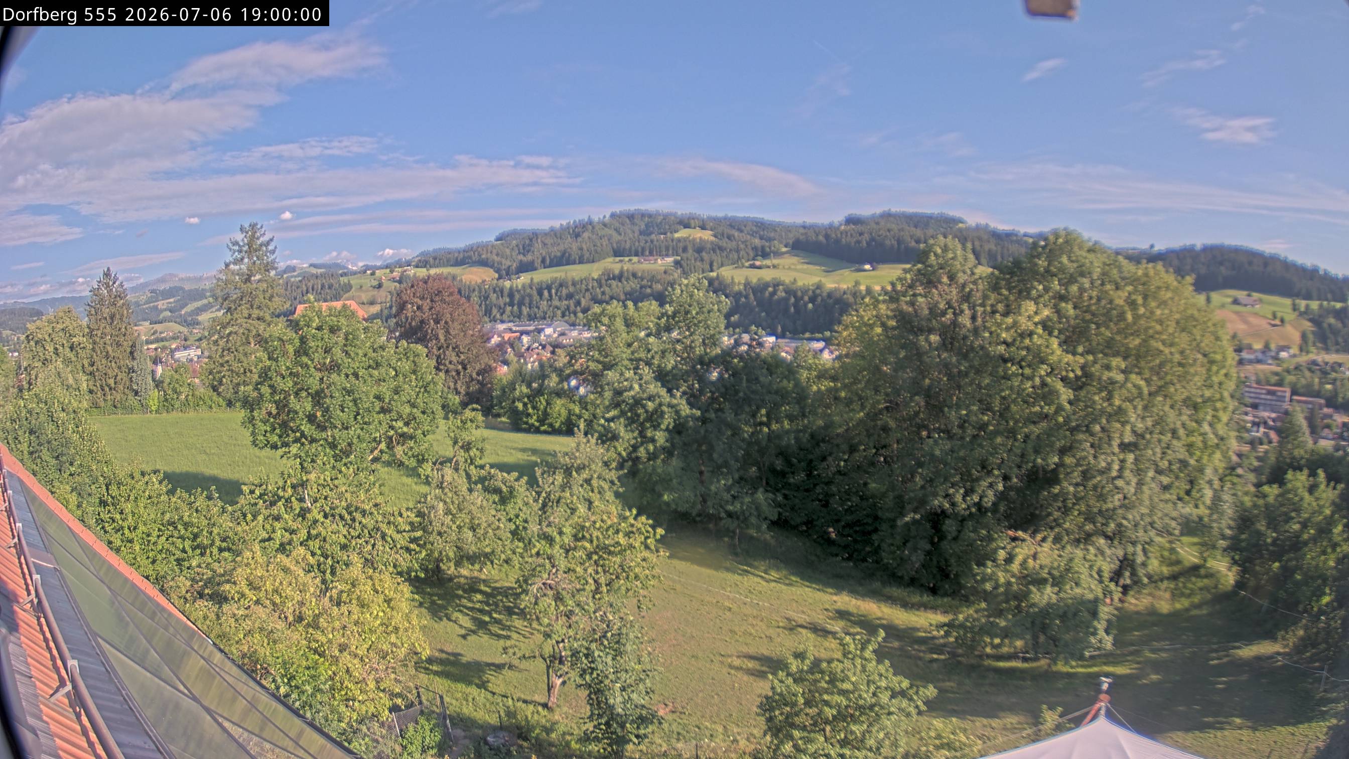 Webcam-Bild: Aussicht vom Dorfberg in Langnau 20260706-190000
