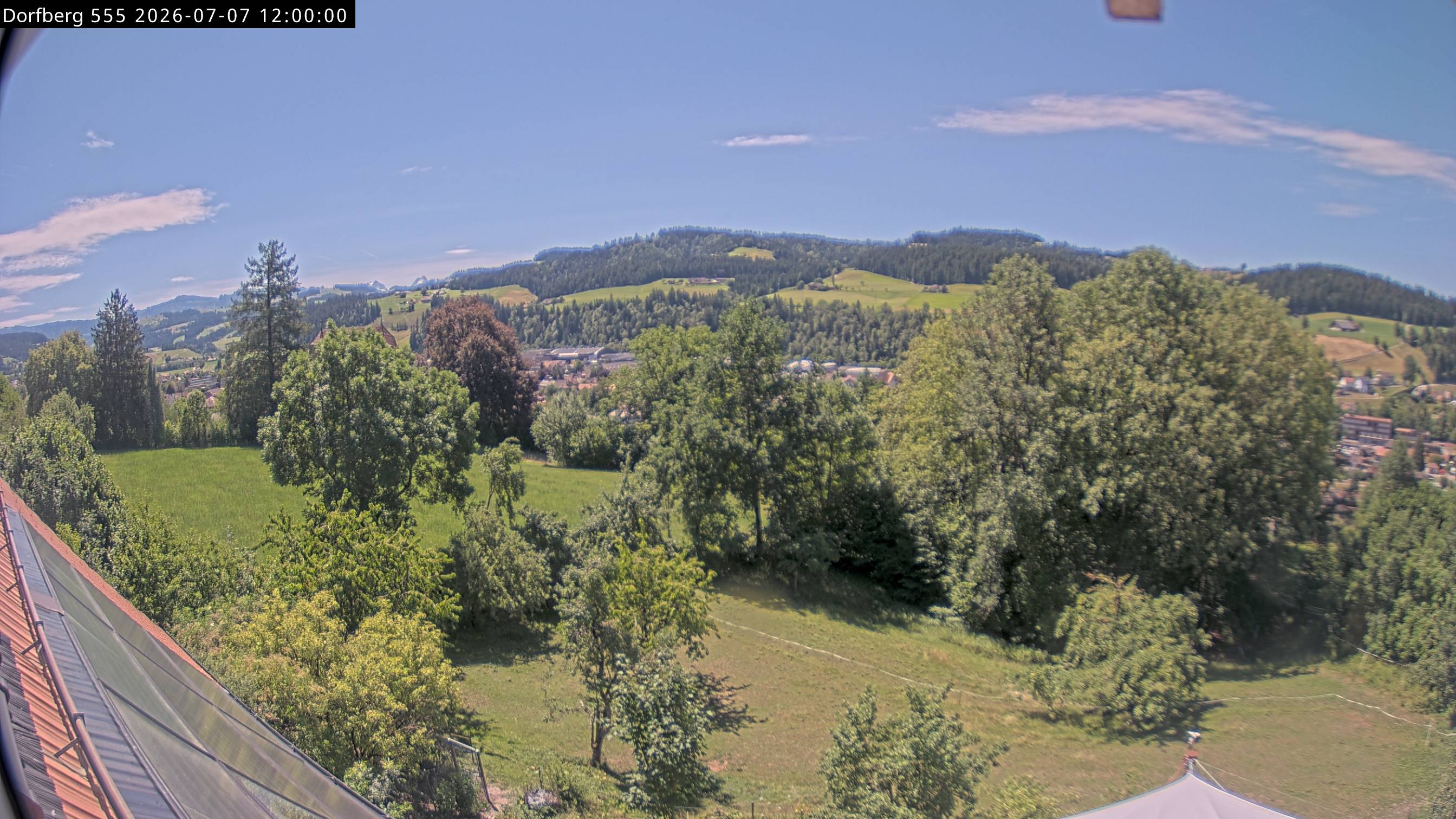 Webcam-Bild: Aussicht vom Dorfberg in Langnau 20260707-120000