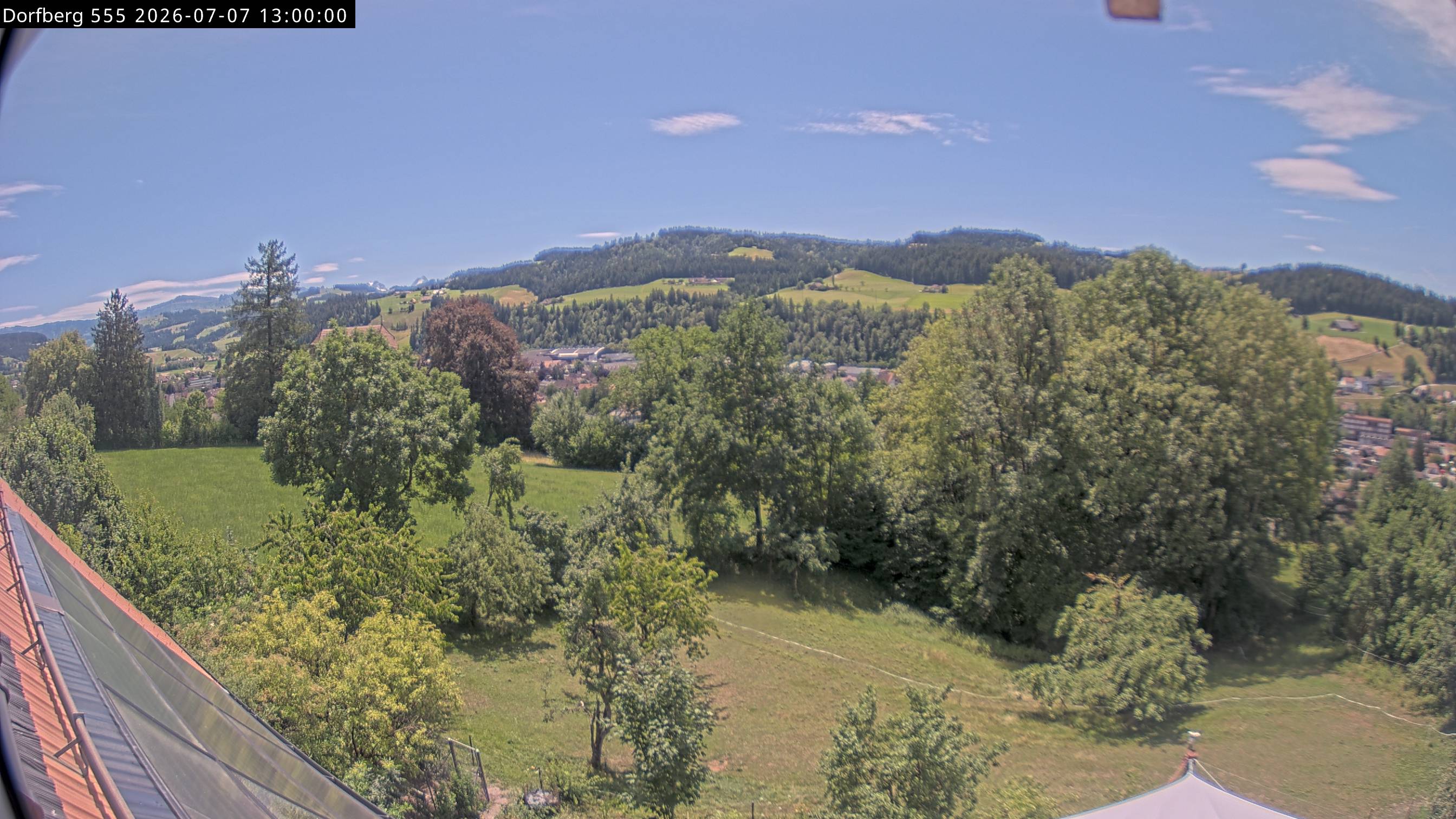 Webcam-Bild: Aussicht vom Dorfberg in Langnau 20260707-130000