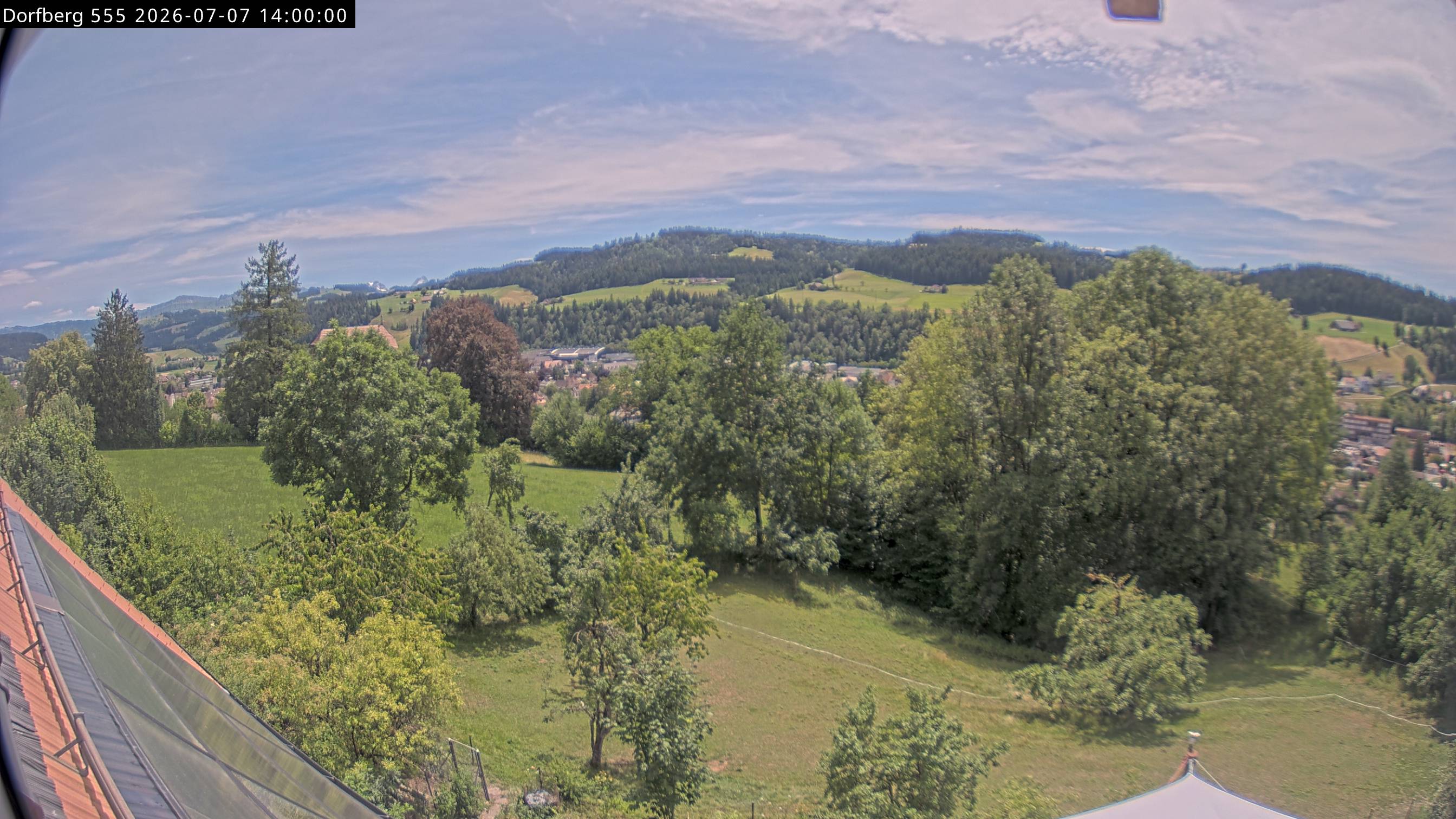 Webcam-Bild: Aussicht vom Dorfberg in Langnau 20260707-140000