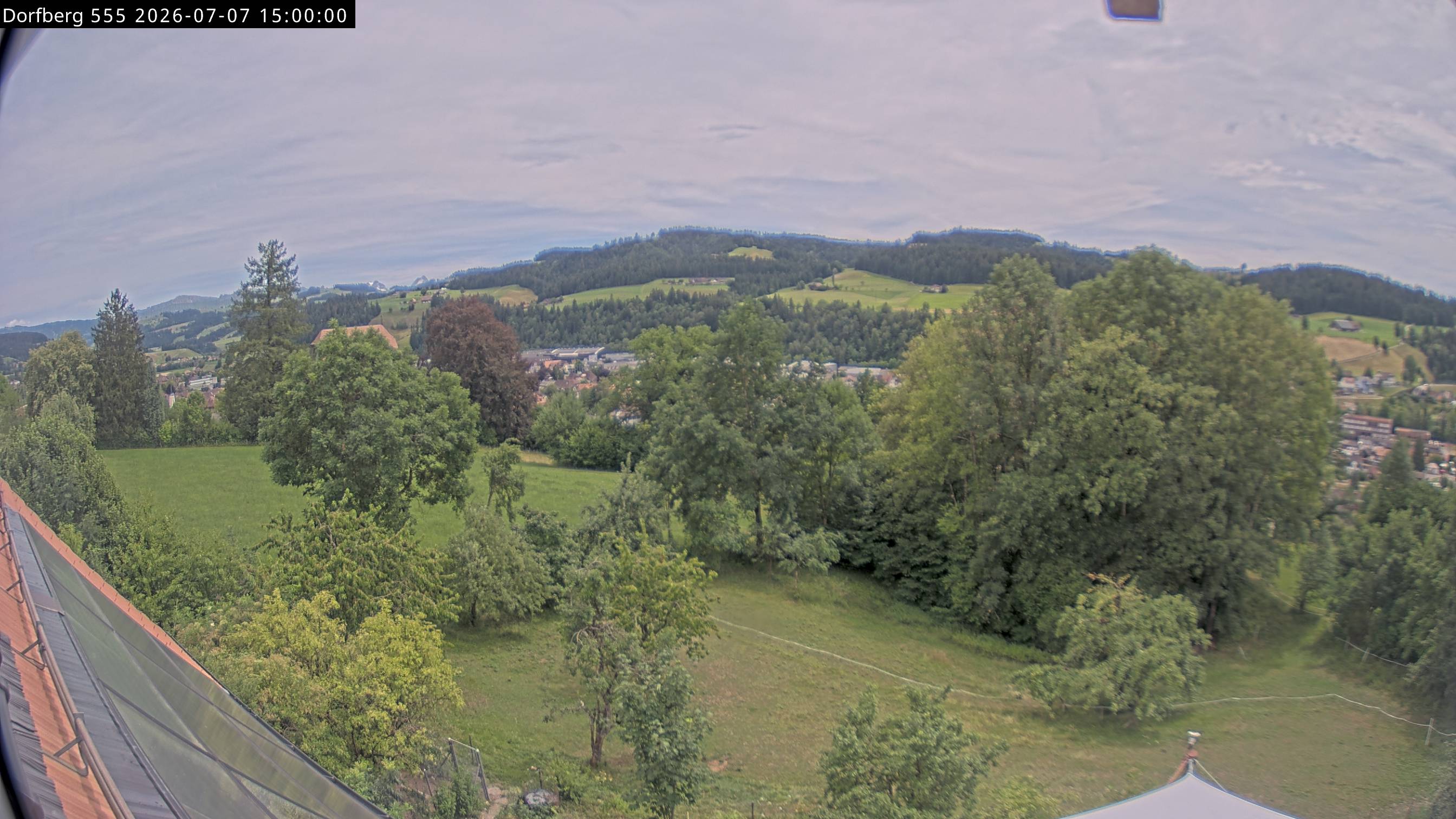 Webcam-Bild: Aussicht vom Dorfberg in Langnau 20260707-150000