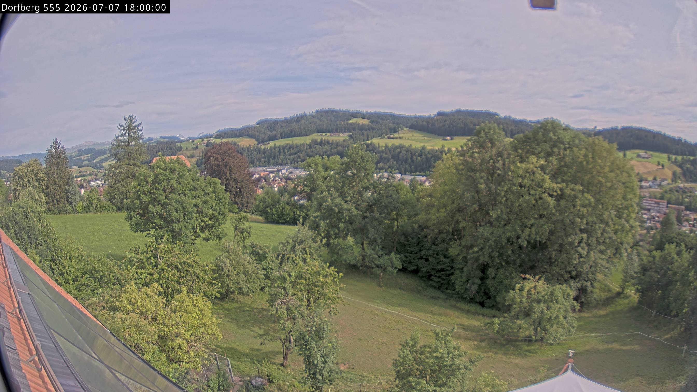 Webcam-Bild: Aussicht vom Dorfberg in Langnau 20260707-180000