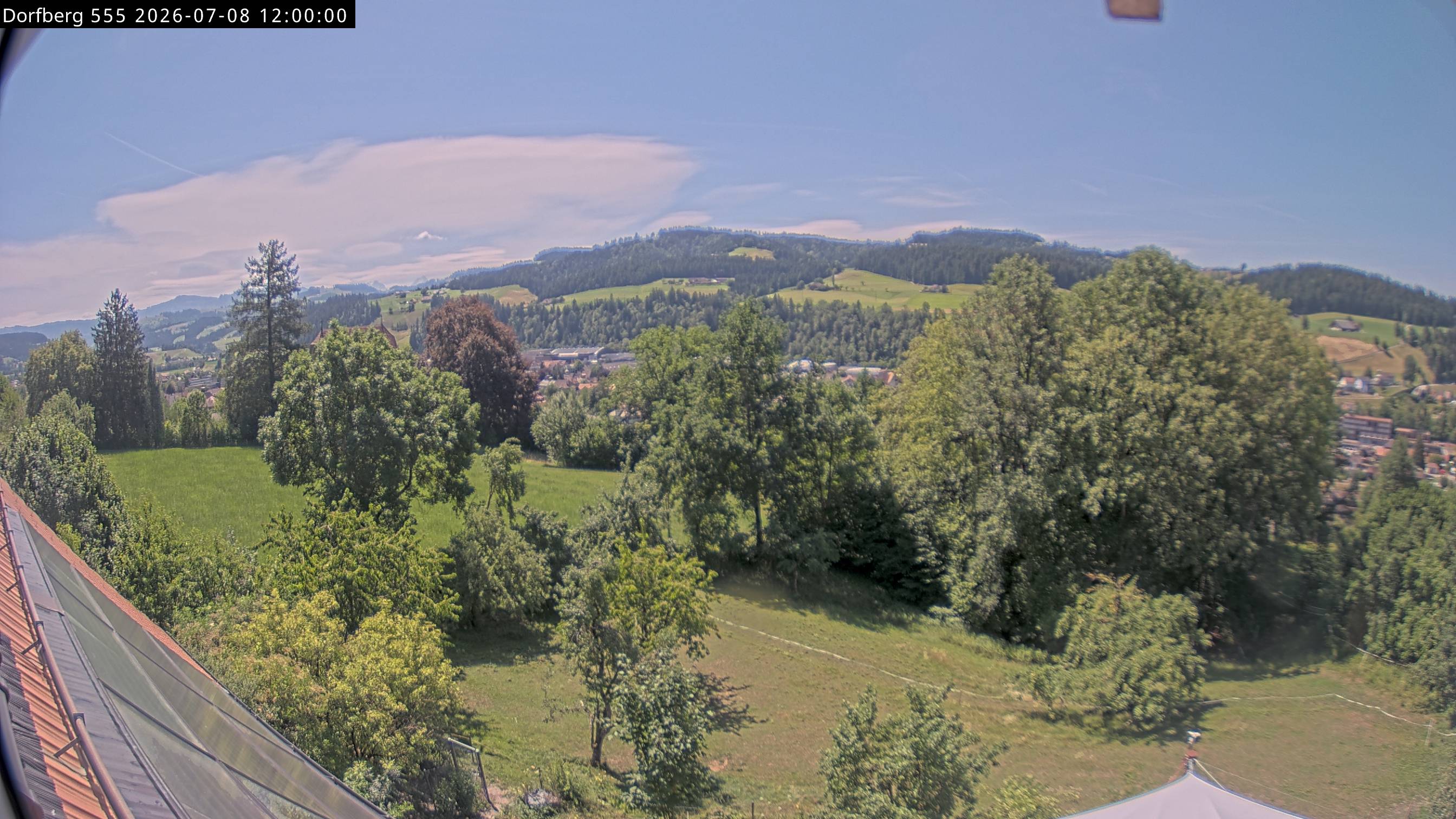 Webcam-Bild: Aussicht vom Dorfberg in Langnau 20260708-120000