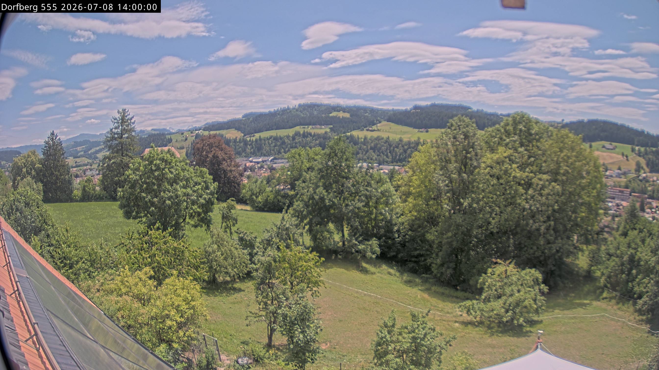 Webcam-Bild: Aussicht vom Dorfberg in Langnau 20260708-140000