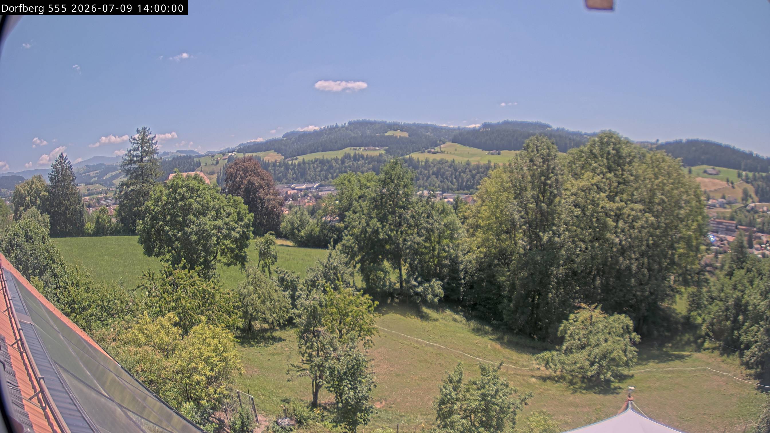 Webcam-Bild: Aussicht vom Dorfberg in Langnau 20260709-140000