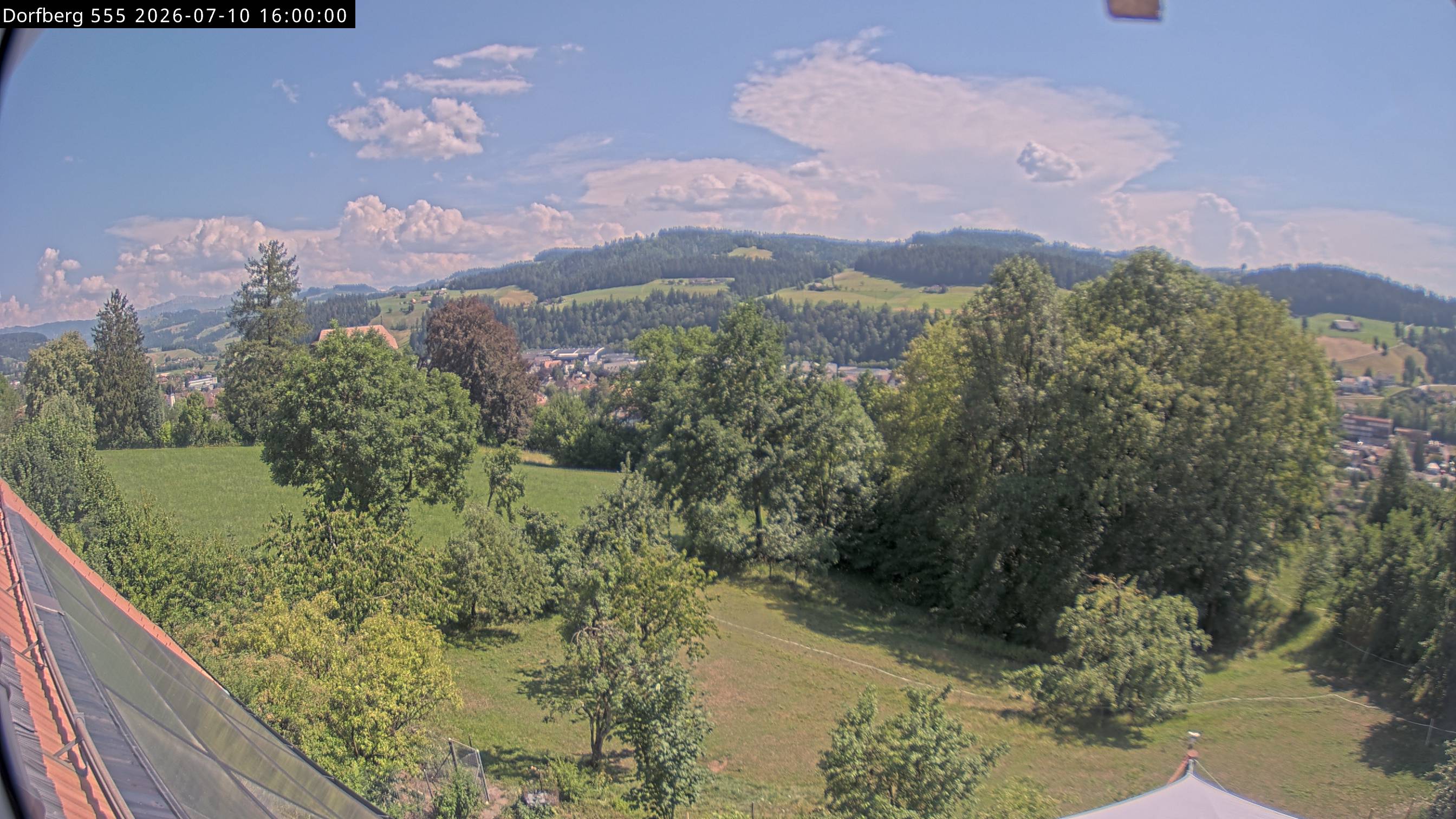 Webcam-Bild: Aussicht vom Dorfberg in Langnau 20260710-160000