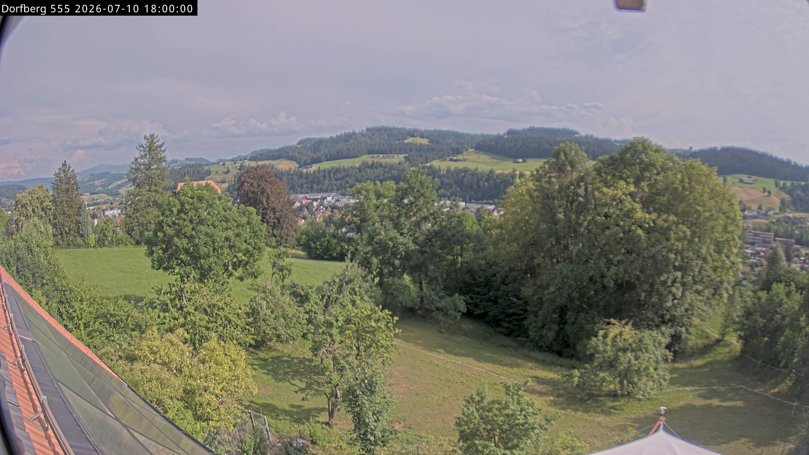 Webcam-Bild: Aussicht vom Dorfberg in Langnau 20260710-180000