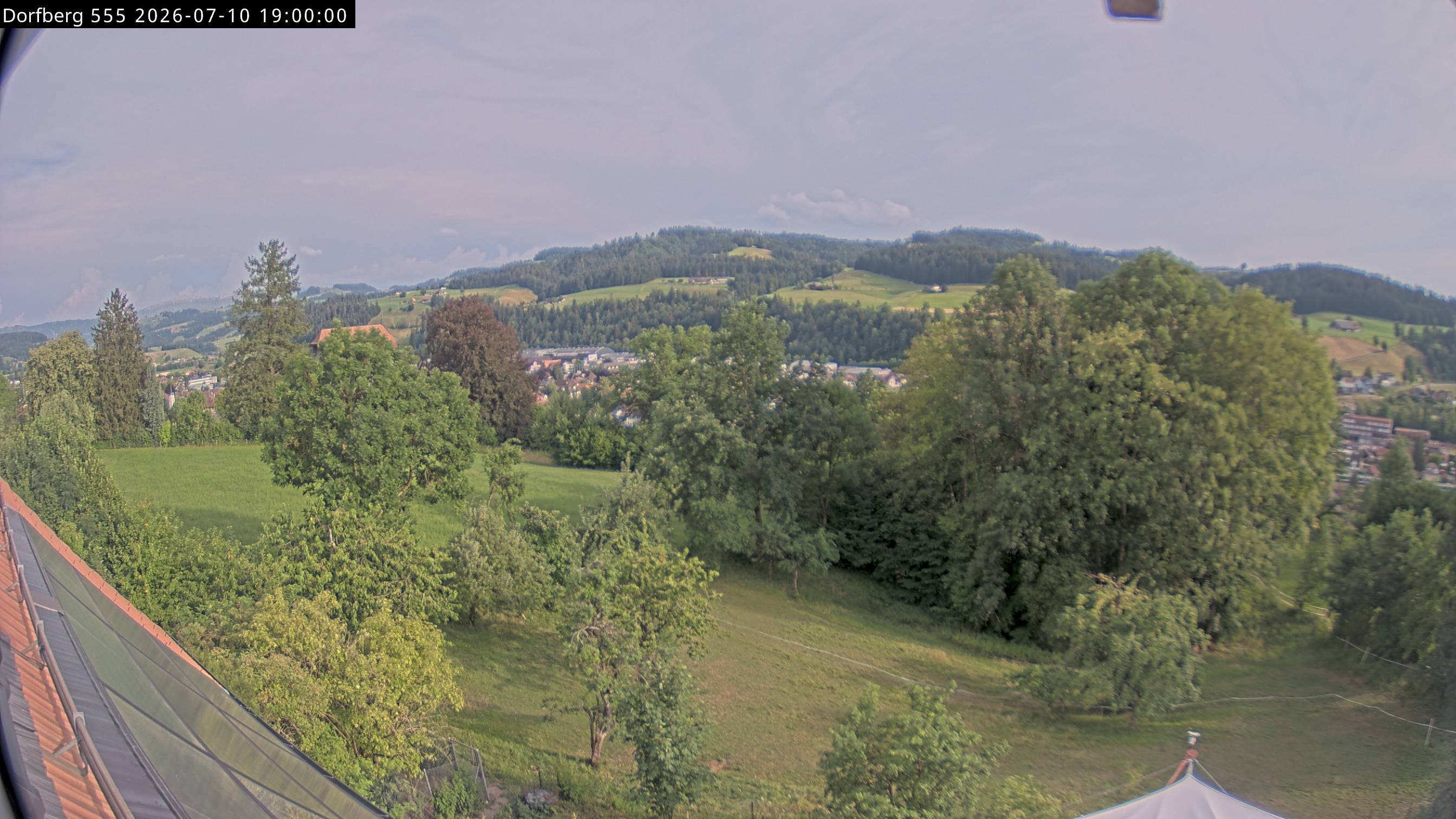 Webcam-Bild: Aussicht vom Dorfberg in Langnau 20260710-190000