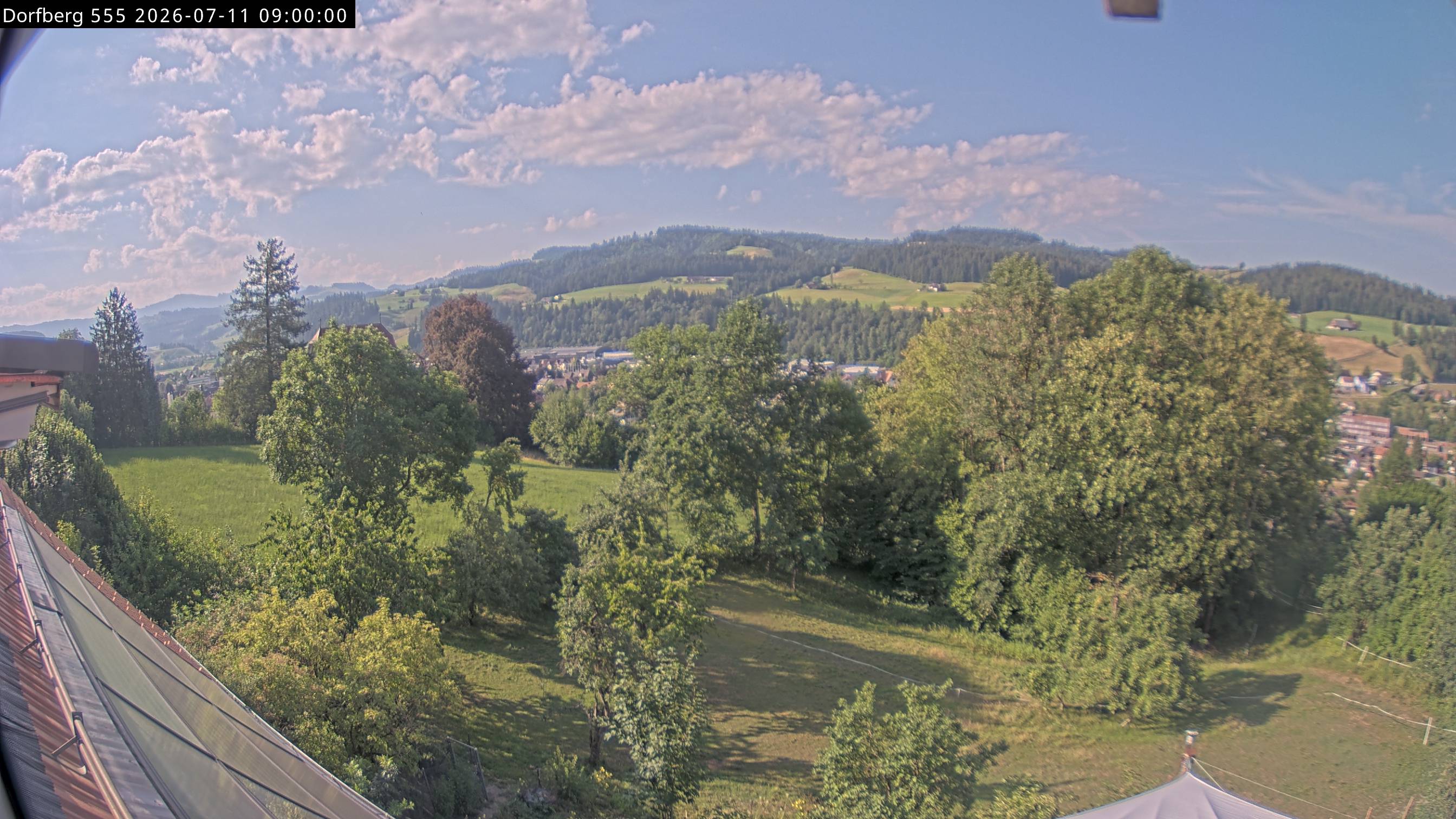 Webcam-Bild: Aussicht vom Dorfberg in Langnau 20260711-090000