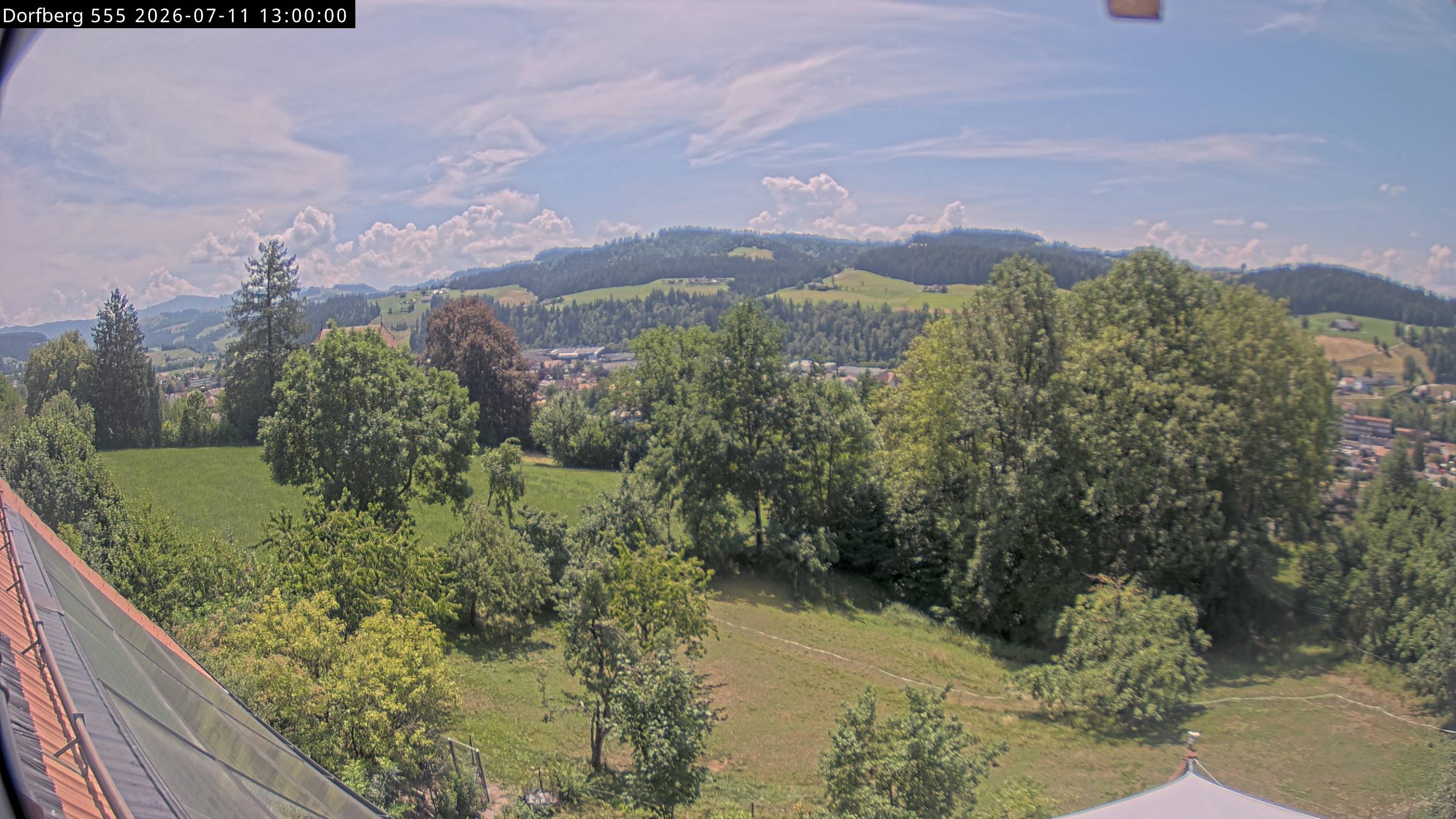 Webcam-Bild: Aussicht vom Dorfberg in Langnau 20260711-130000