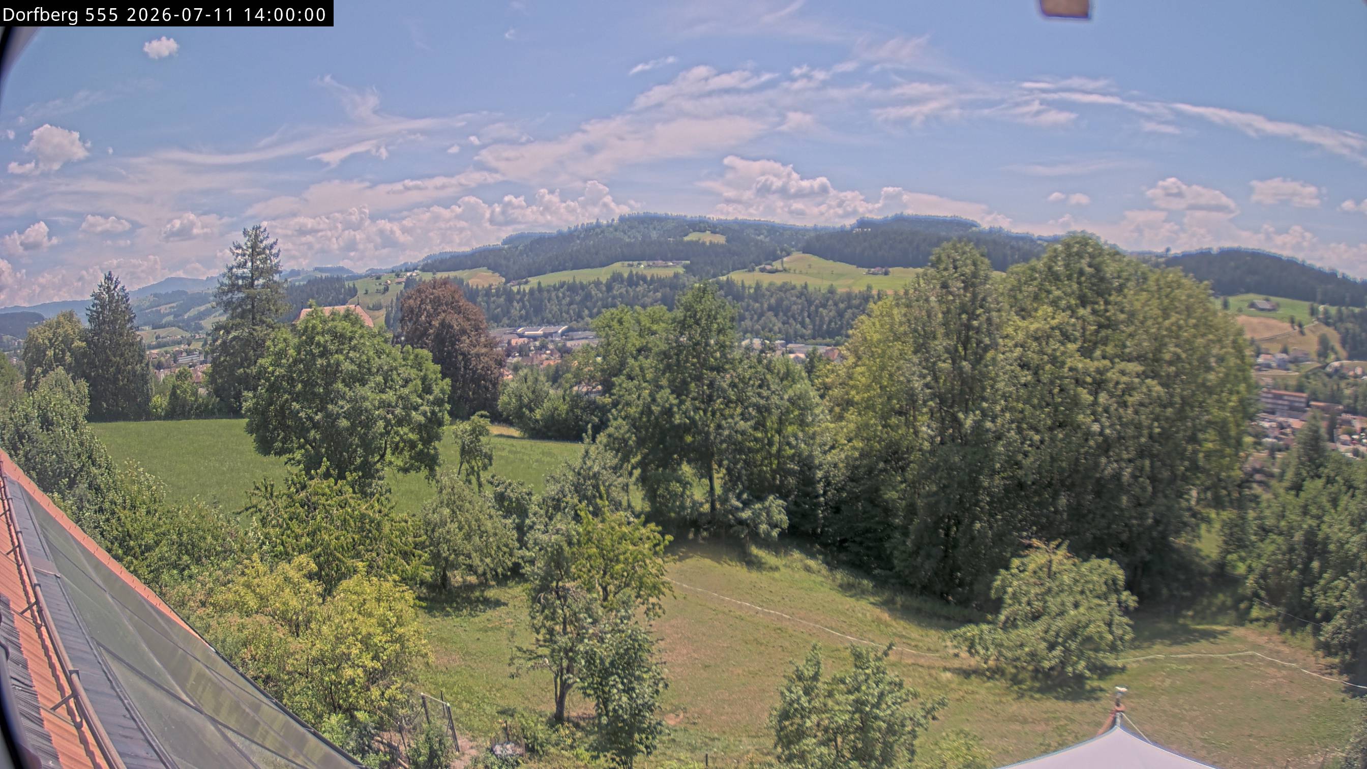 Webcam-Bild: Aussicht vom Dorfberg in Langnau 20260711-140000