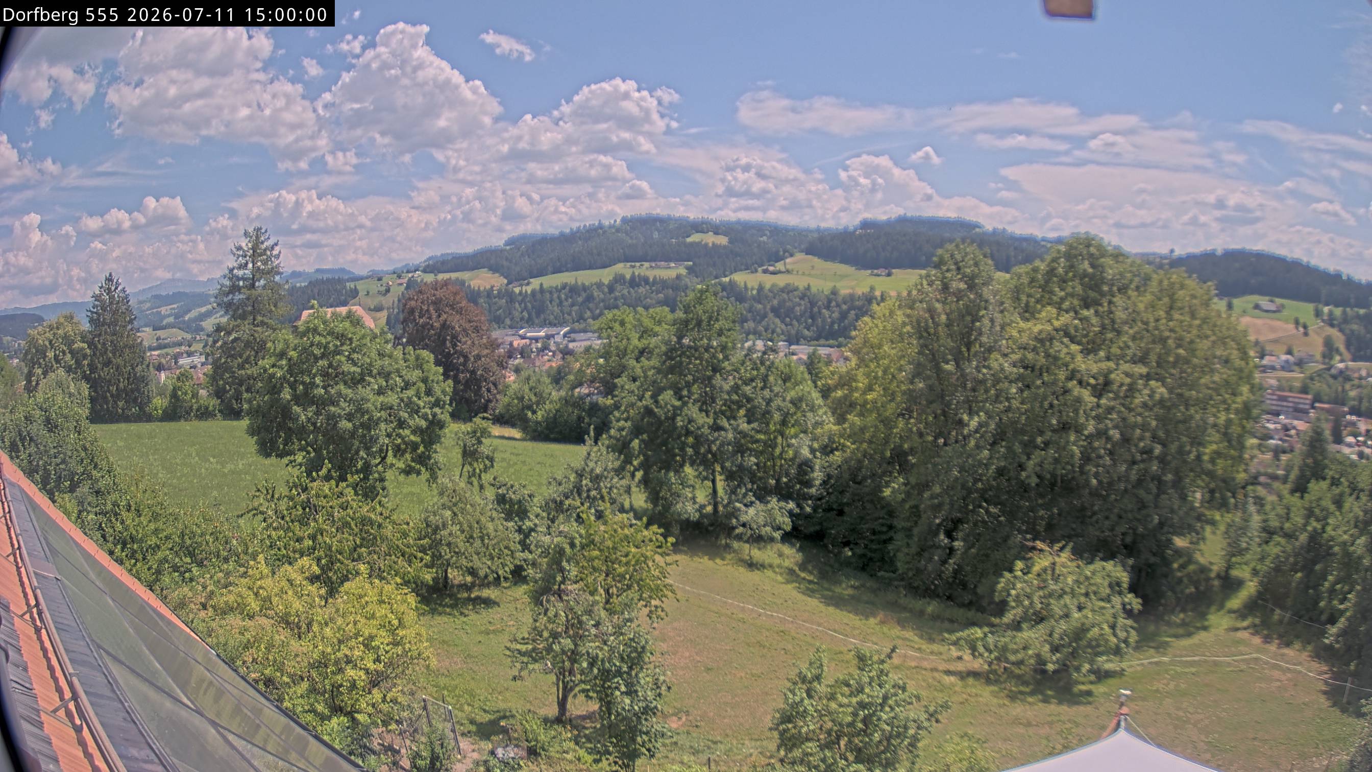 Webcam-Bild: Aussicht vom Dorfberg in Langnau 20260711-150000