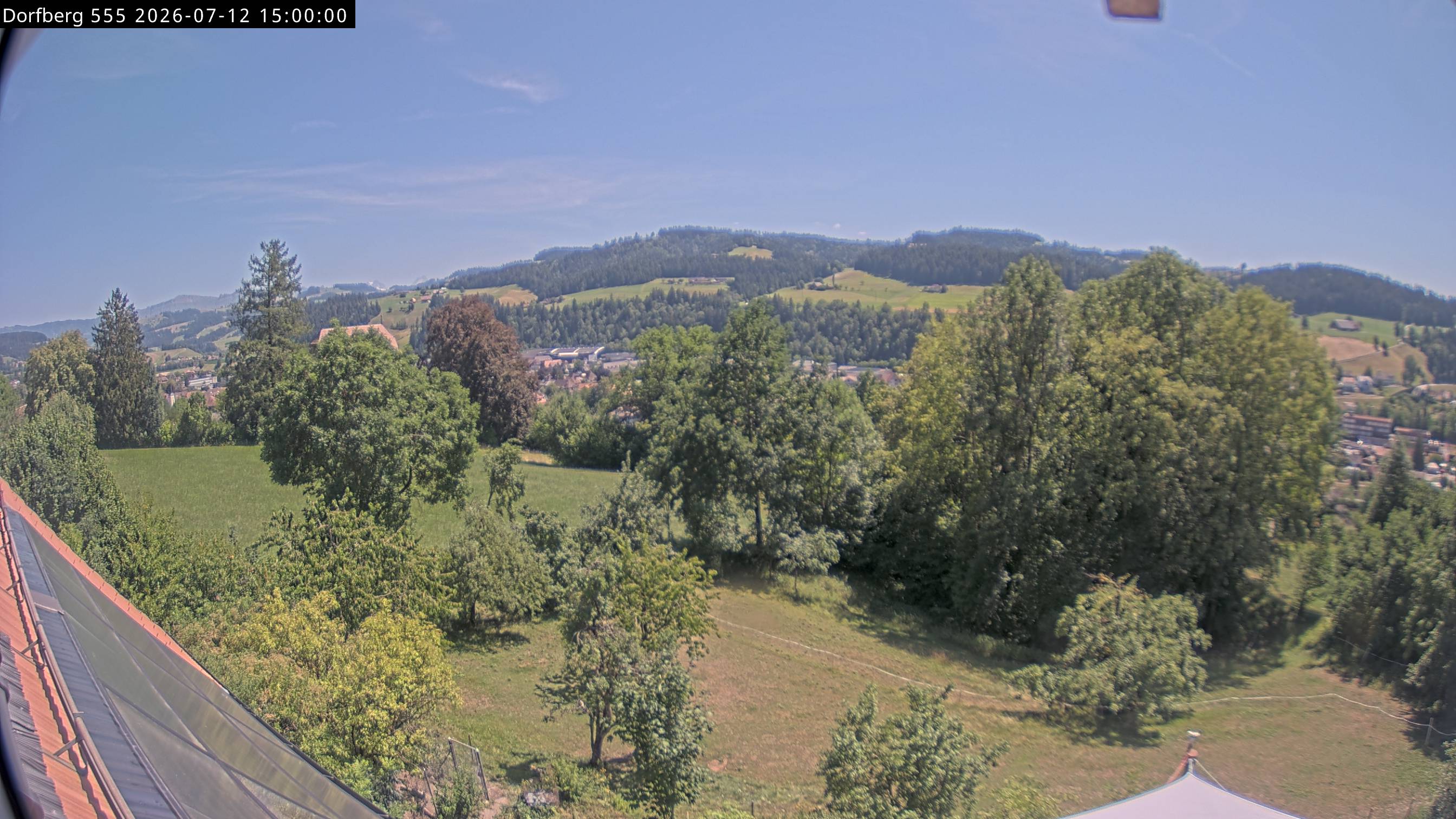 Webcam-Bild: Aussicht vom Dorfberg in Langnau 20260712-150000