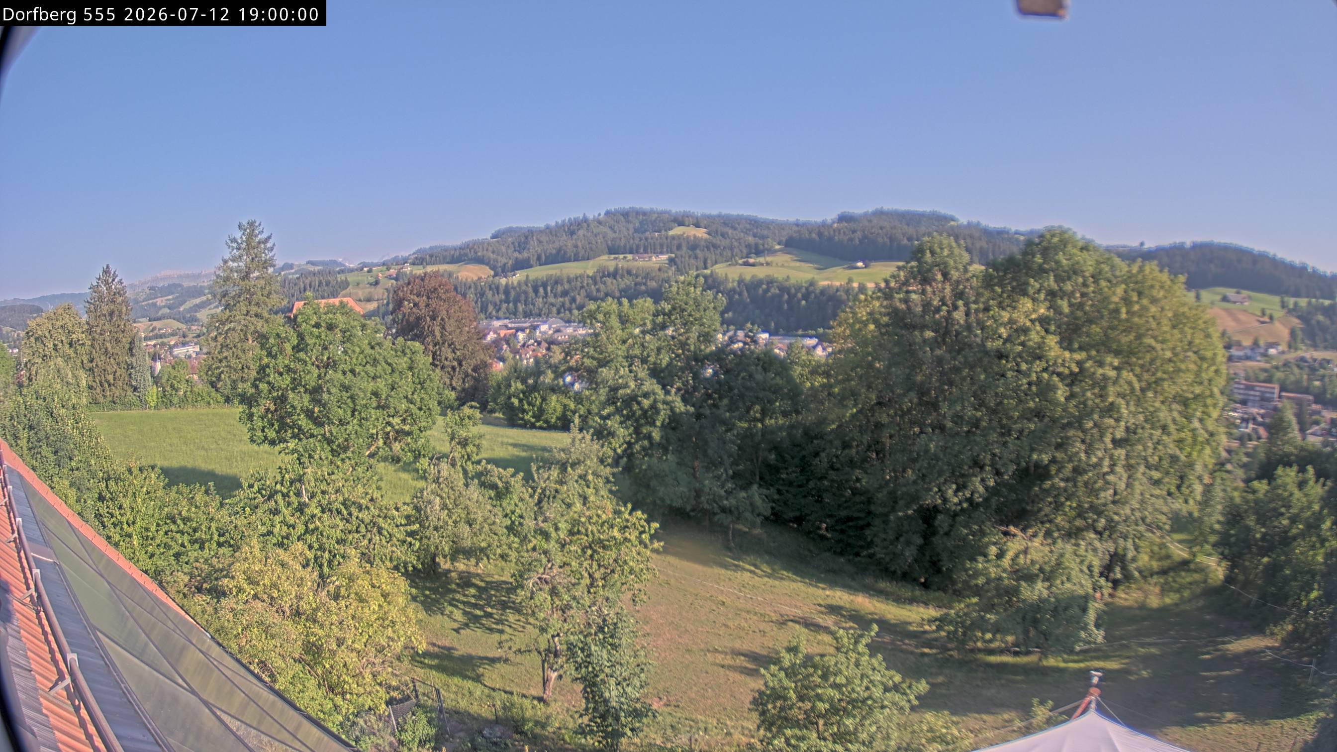 Webcam-Bild: Aussicht vom Dorfberg in Langnau 20260712-190000