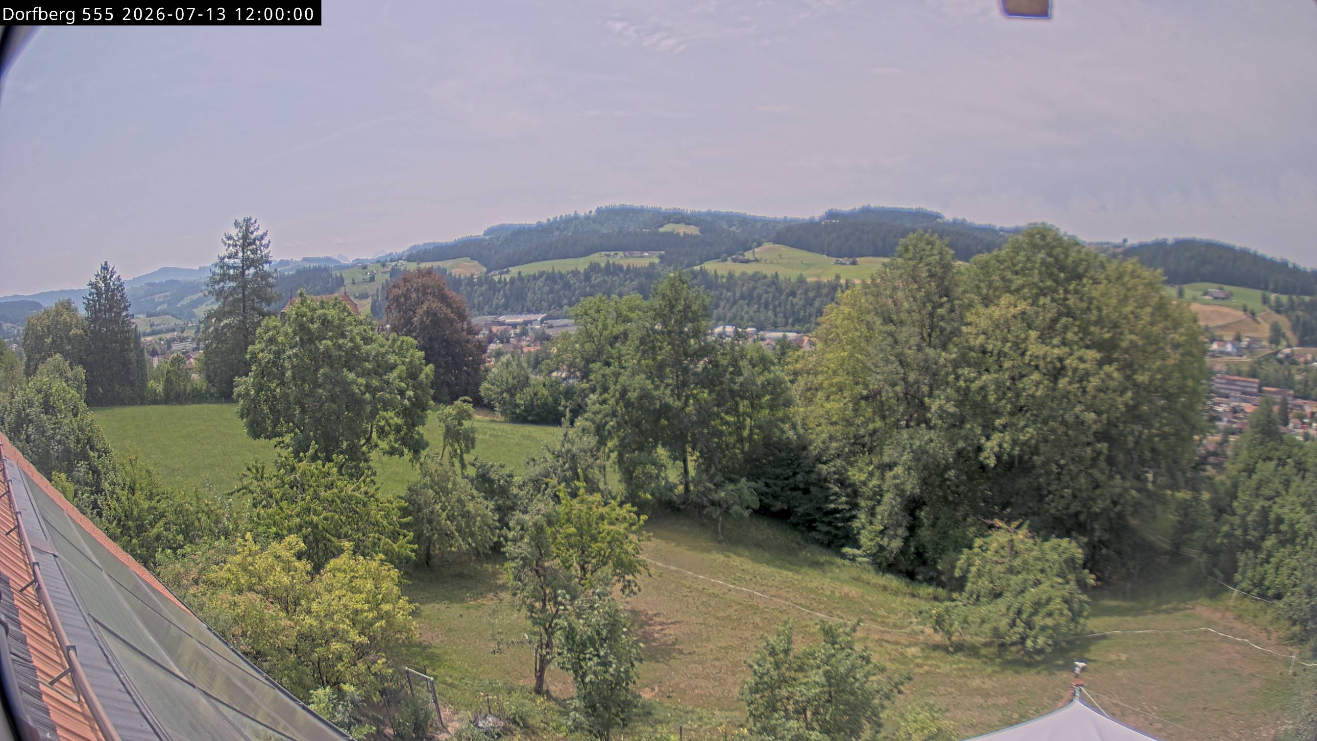 Webcam-Bild: Aussicht vom Dorfberg in Langnau 20260713-120000