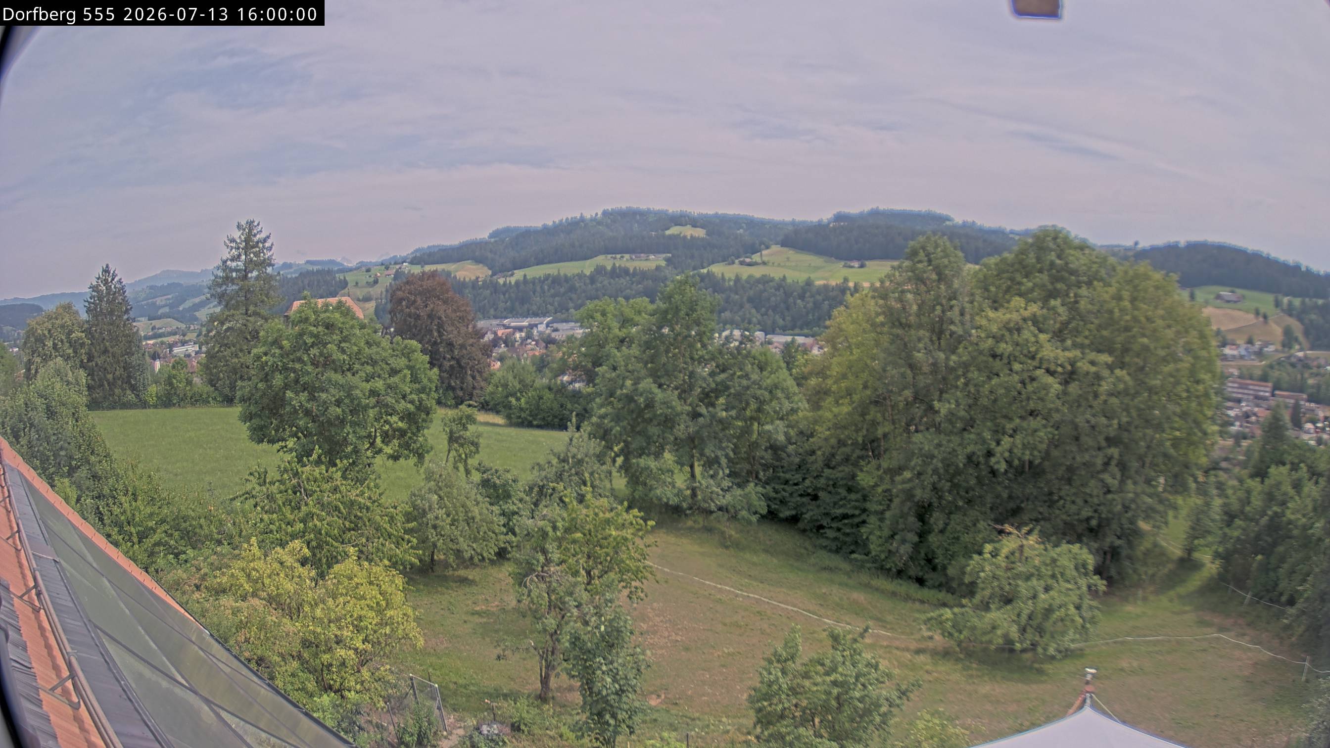 Webcam-Bild: Aussicht vom Dorfberg in Langnau 20260713-160000