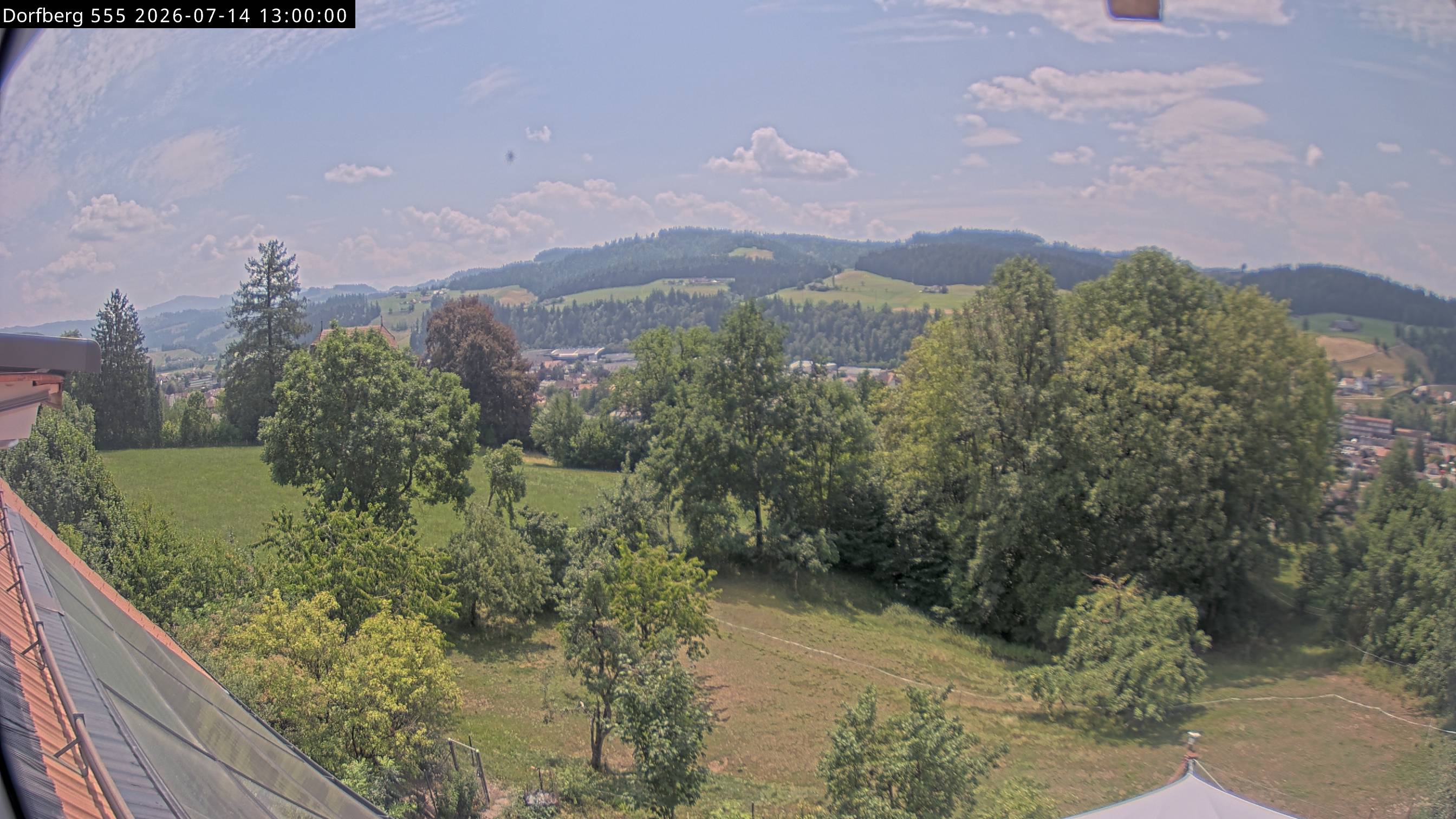 Webcam-Bild: Aussicht vom Dorfberg in Langnau 20260714-130000