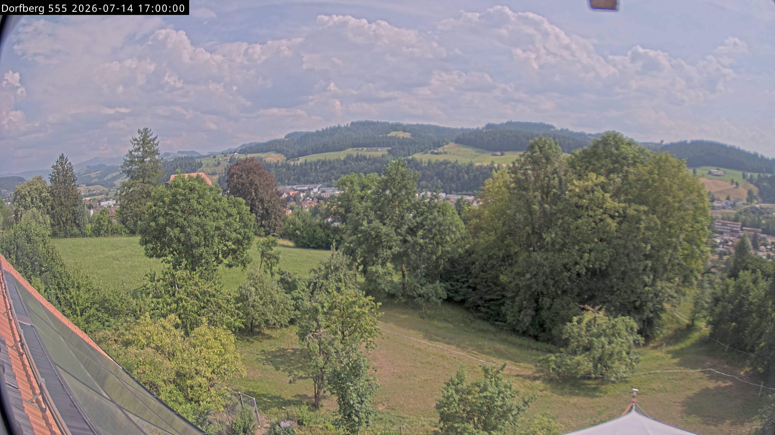 Webcam-Bild: Aussicht vom Dorfberg in Langnau 20260714-170000