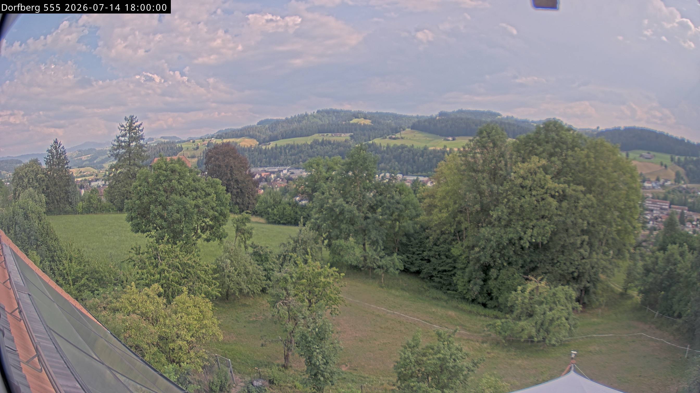 Webcam-Bild: Aussicht vom Dorfberg in Langnau 20260714-180000