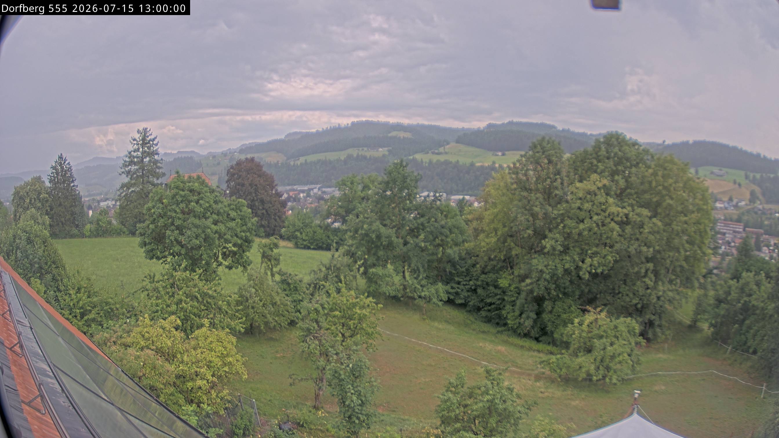 Webcam-Bild: Aussicht vom Dorfberg in Langnau 20260715-130000