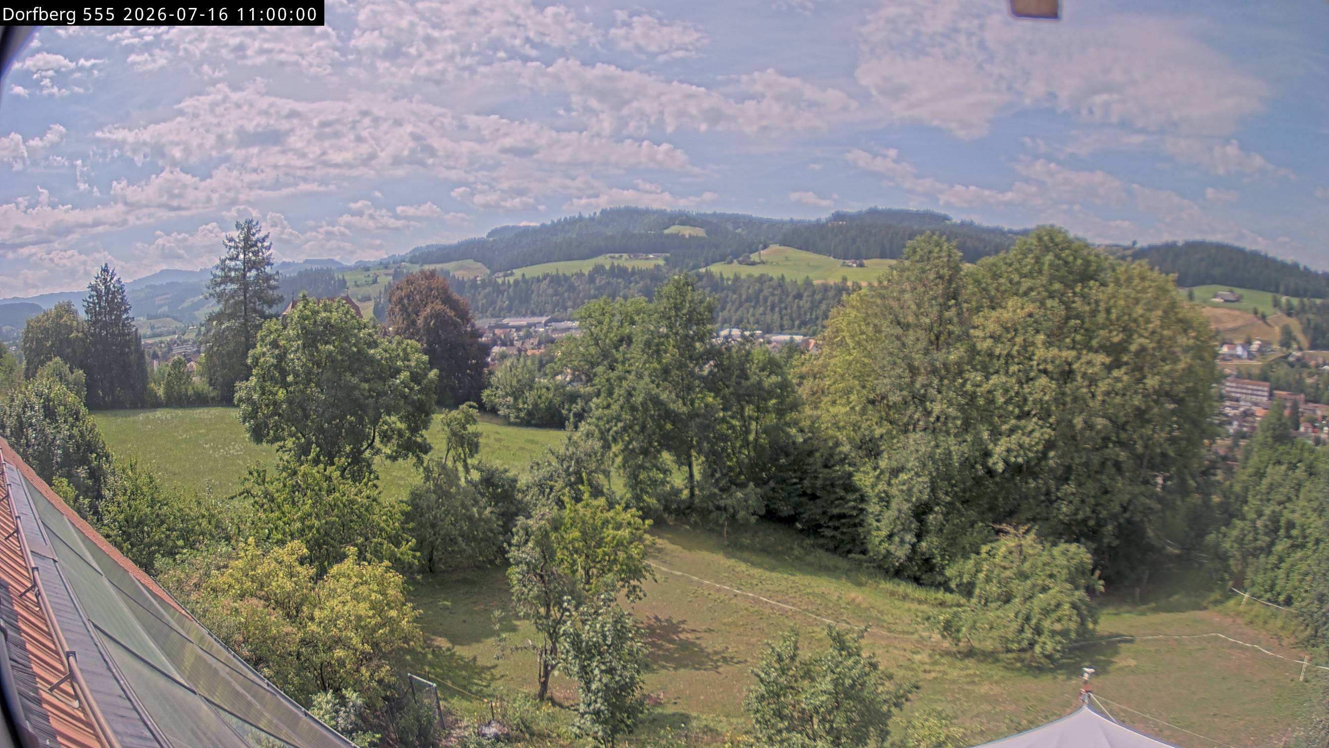 Webcam-Bild: Aussicht vom Dorfberg in Langnau 20260716-110000