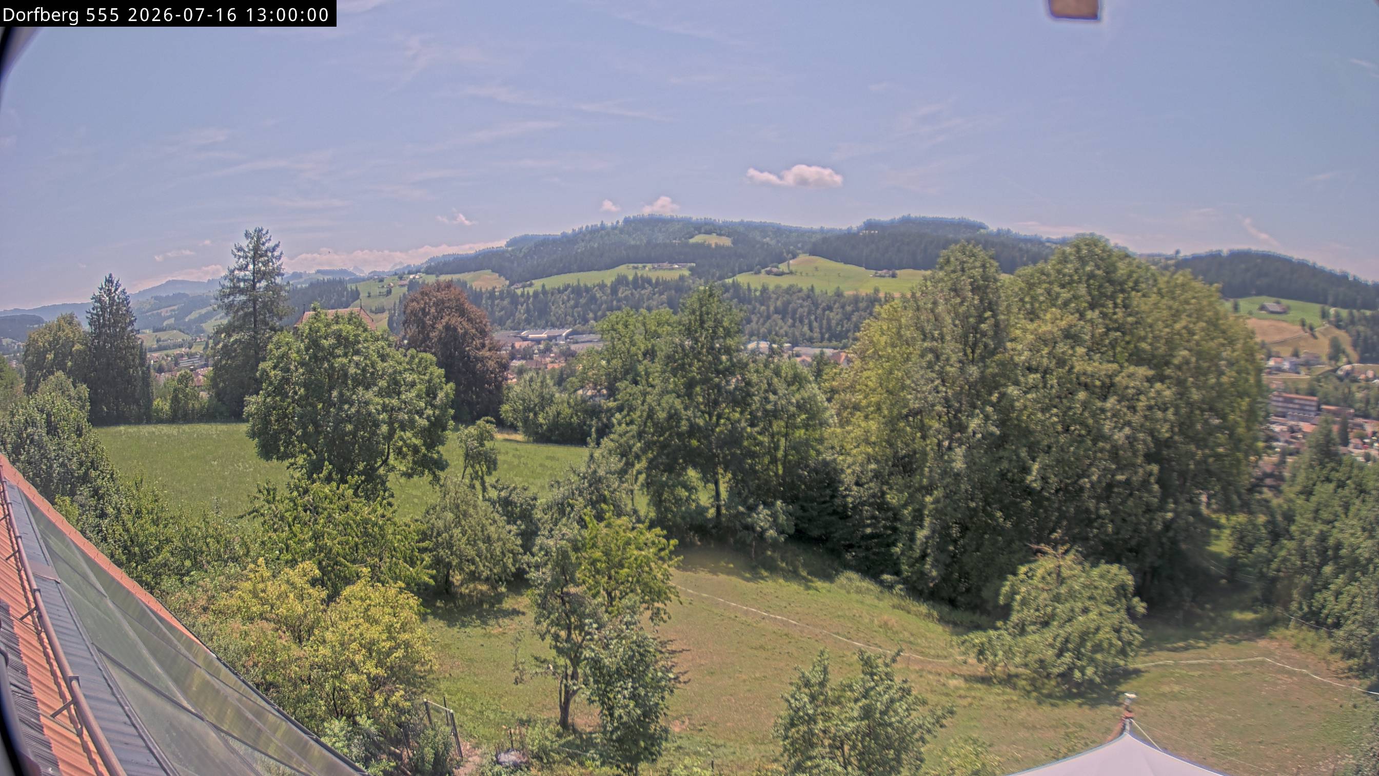 Webcam-Bild: Aussicht vom Dorfberg in Langnau 20260716-130000