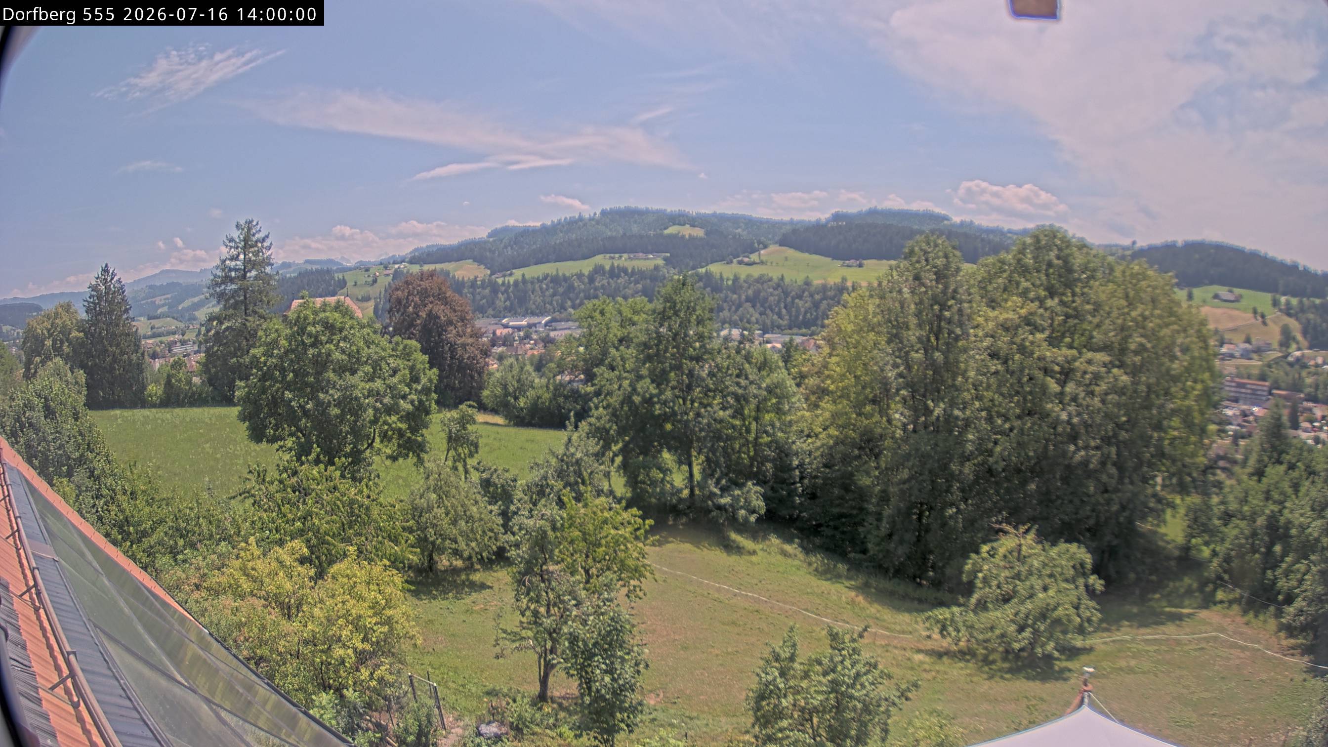 Webcam-Bild: Aussicht vom Dorfberg in Langnau 20260716-140000
