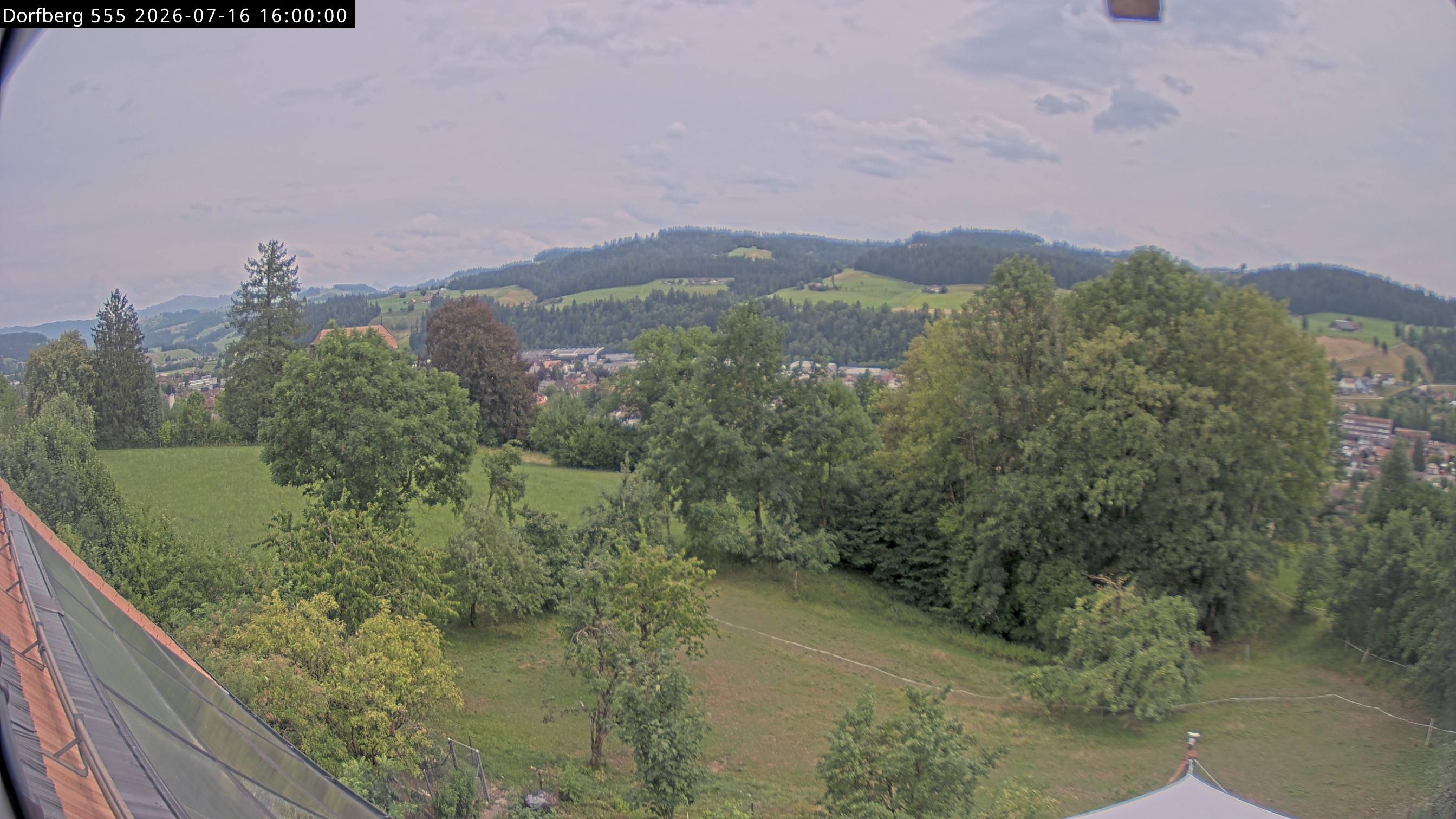 Webcam-Bild: Aussicht vom Dorfberg in Langnau 20260716-160000