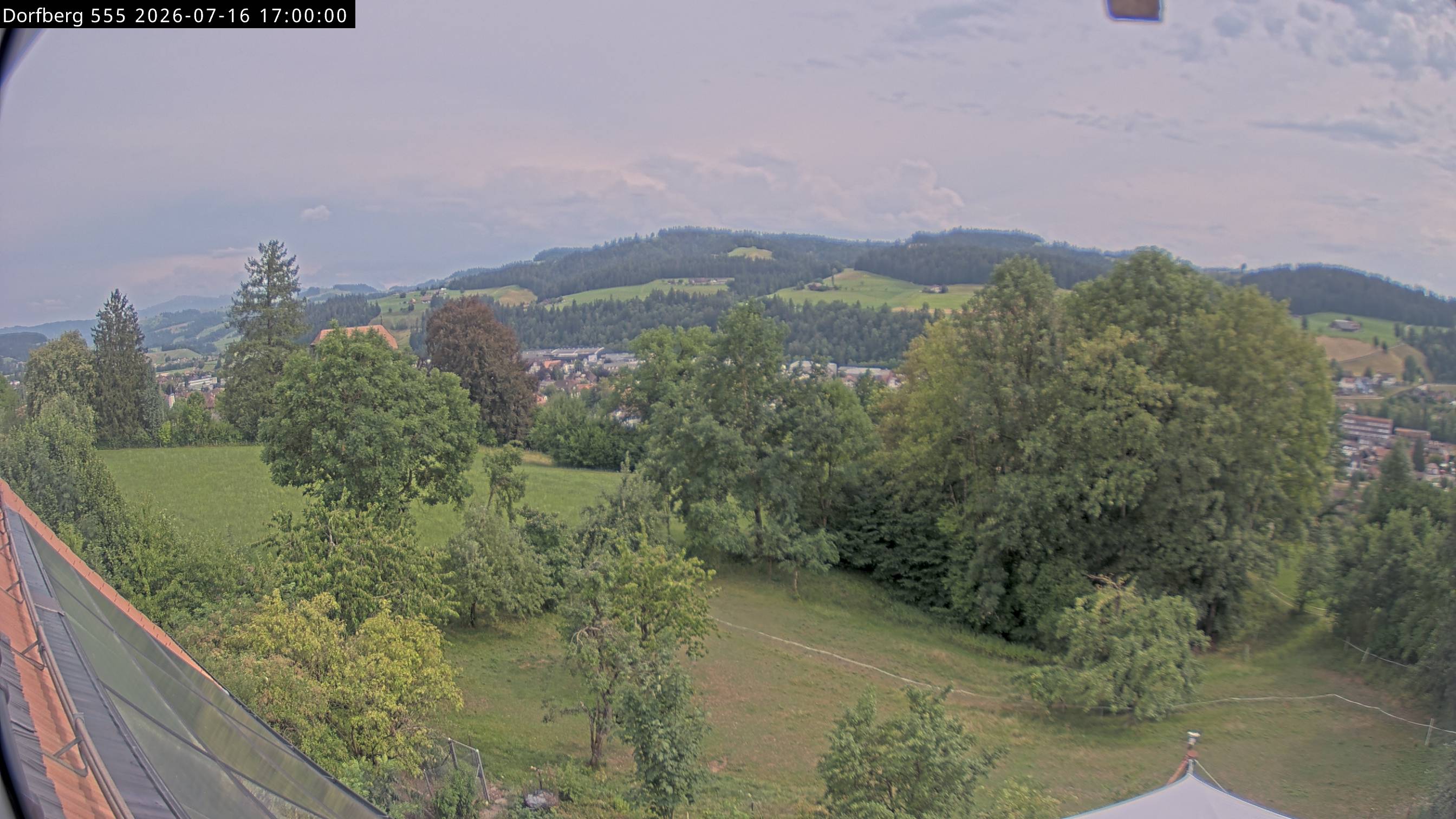Webcam-Bild: Aussicht vom Dorfberg in Langnau 20260716-170000