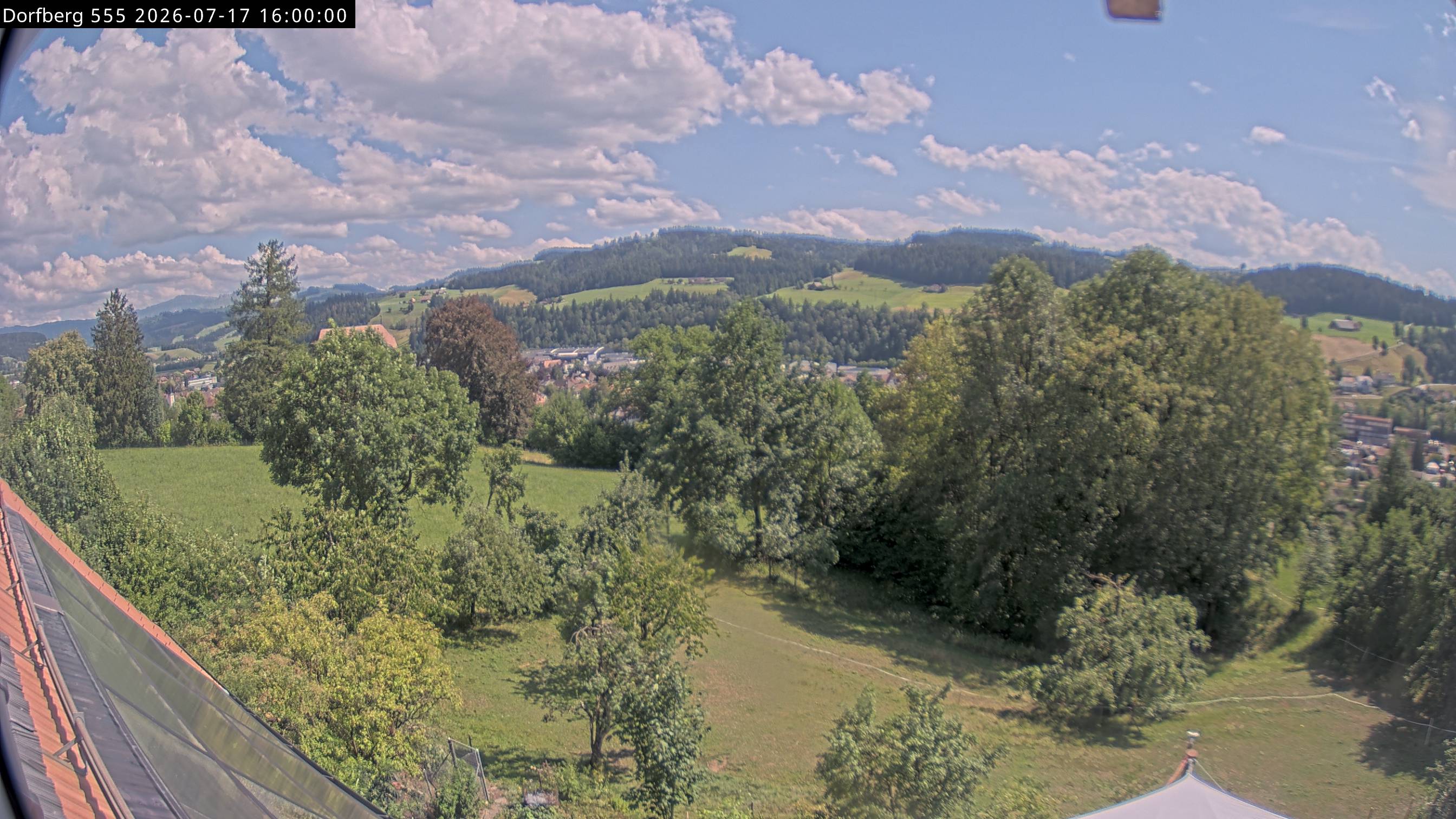 Webcam-Bild: Aussicht vom Dorfberg in Langnau 20260717-160000