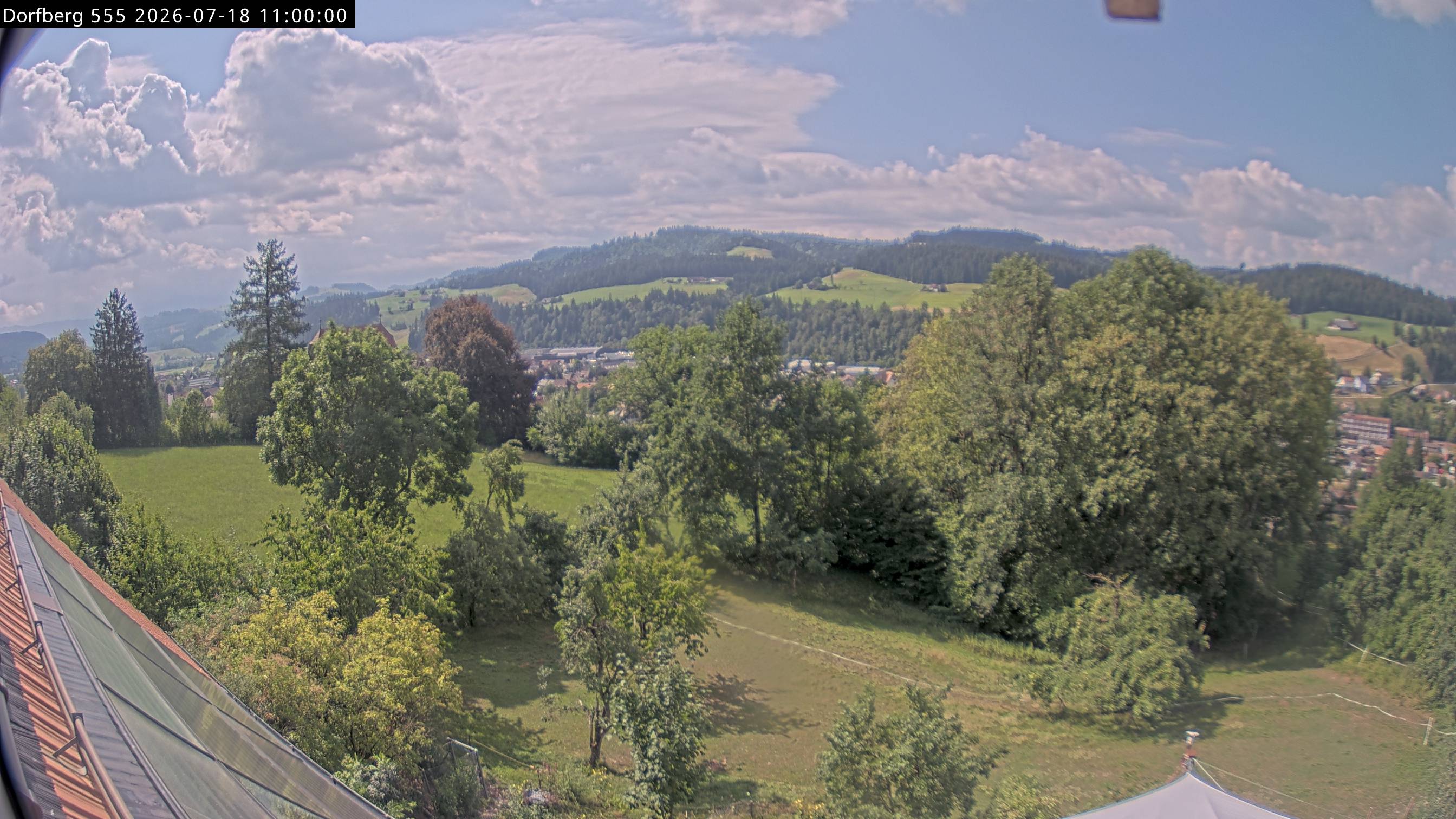 Webcam-Bild: Aussicht vom Dorfberg in Langnau 20260718-110000