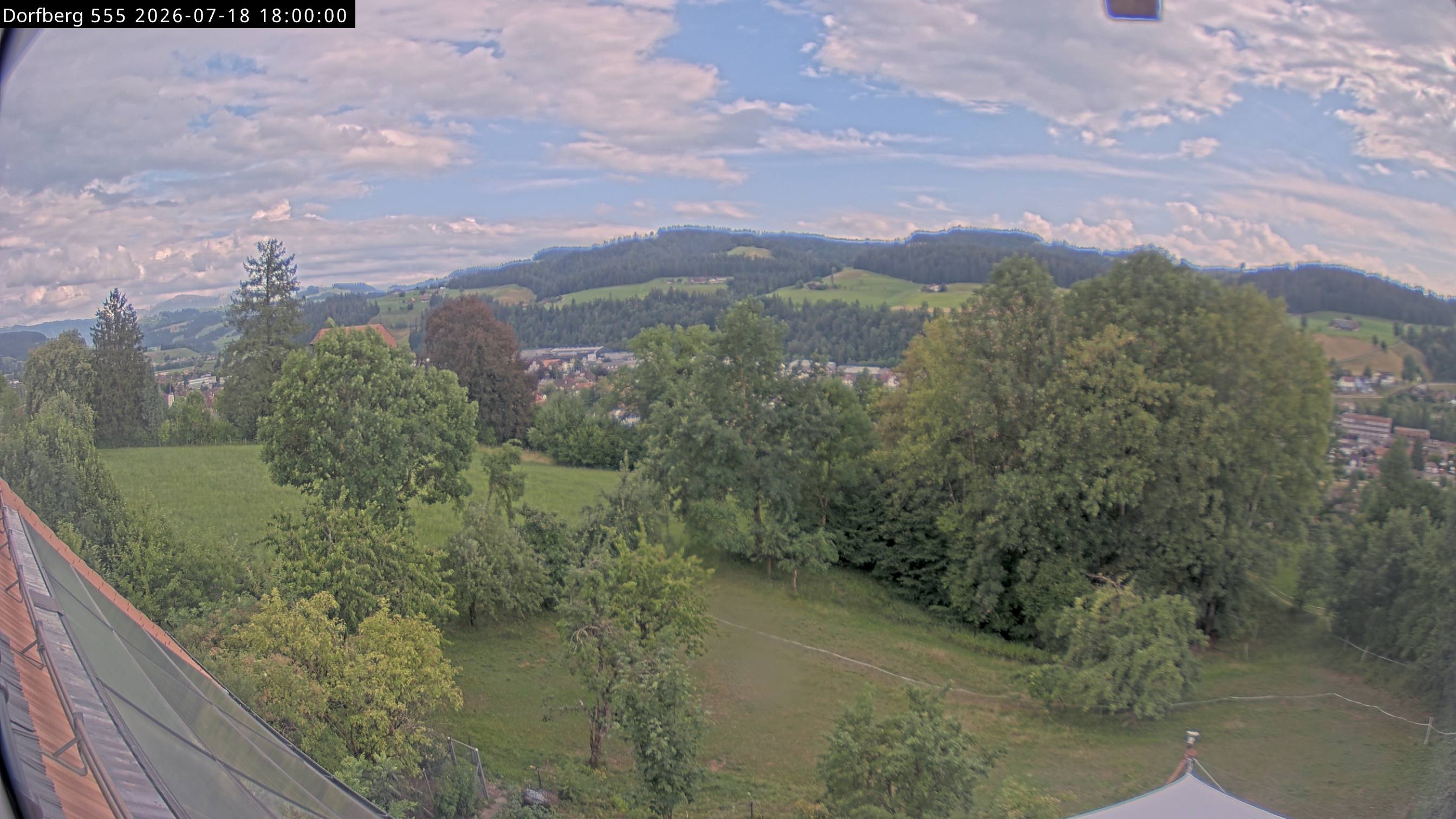 Webcam-Bild: Aussicht vom Dorfberg in Langnau 20260718-180000