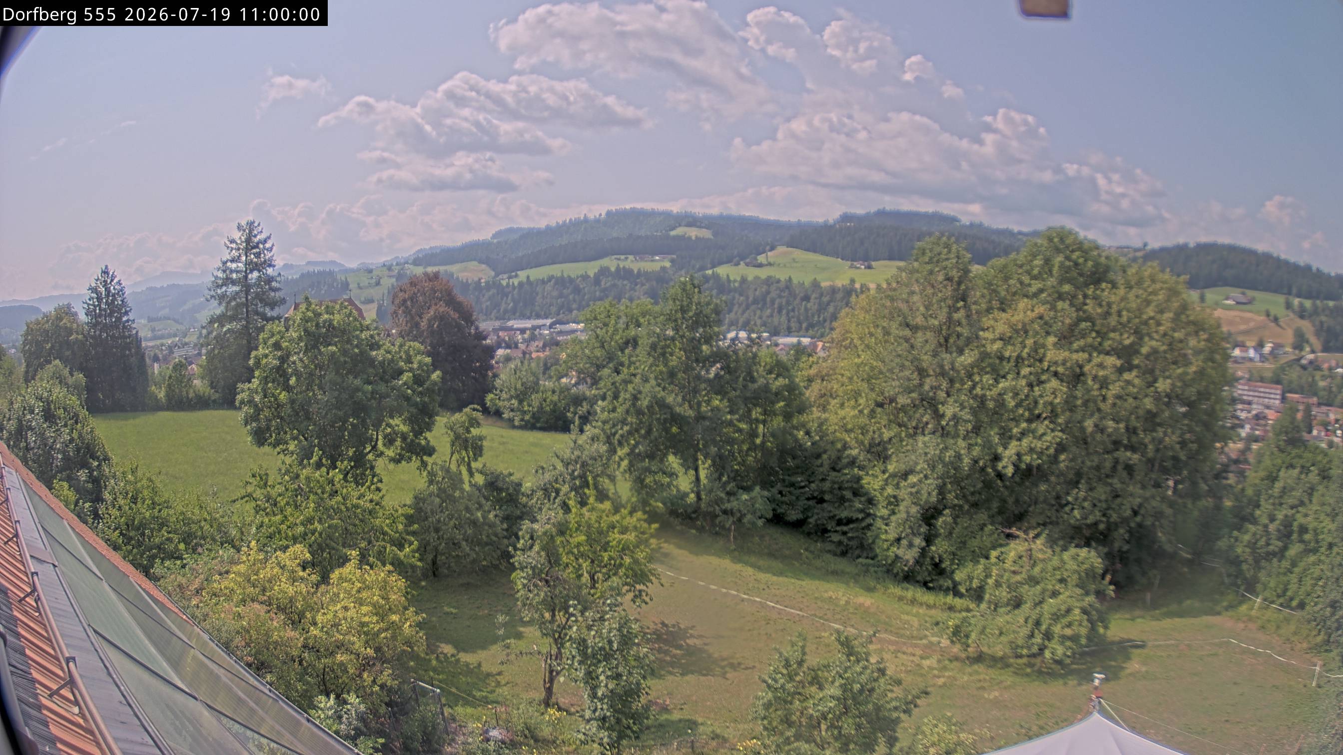 Webcam-Bild: Aussicht vom Dorfberg in Langnau 20260719-110000