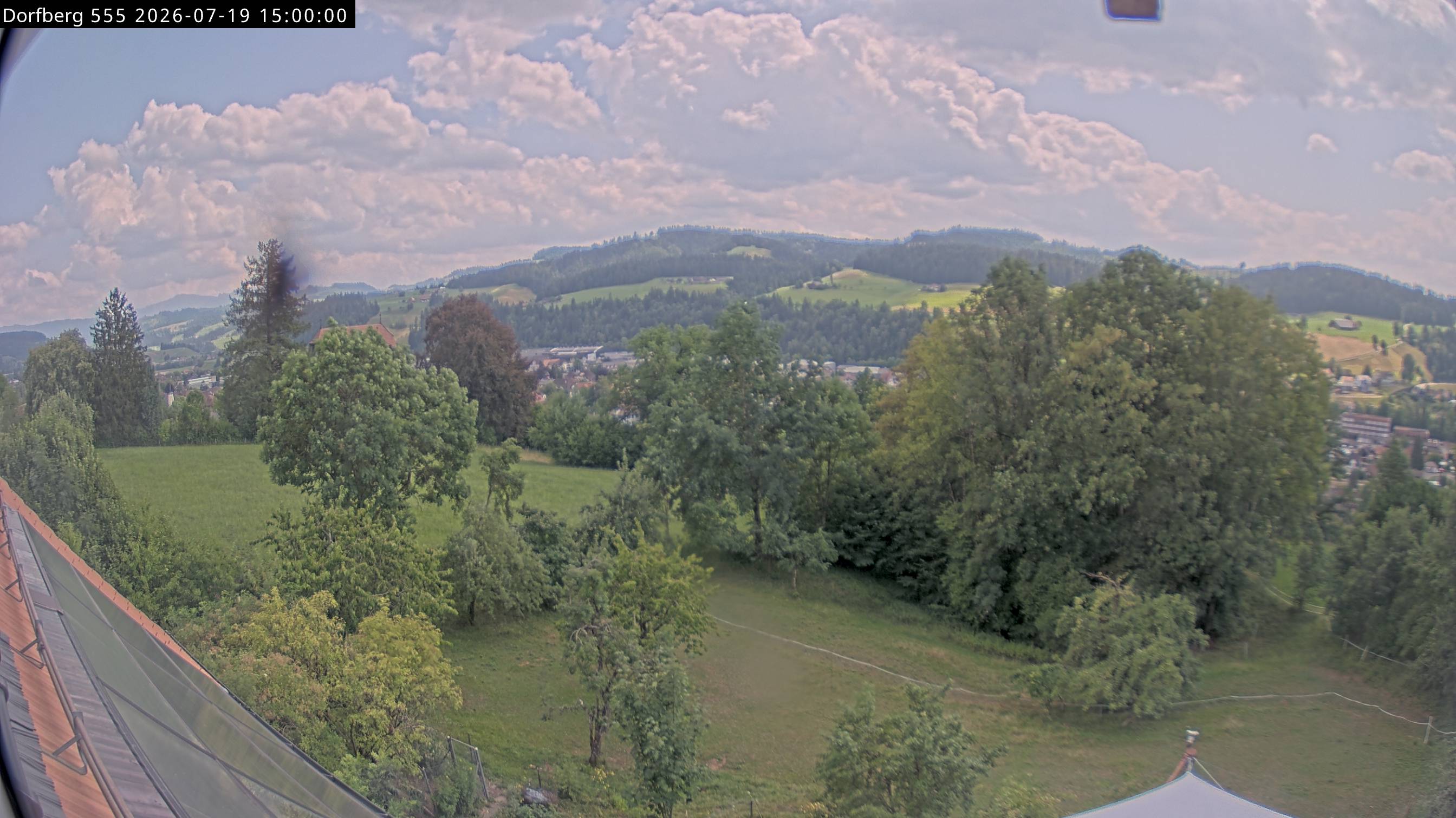 Webcam-Bild: Aussicht vom Dorfberg in Langnau 20260719-150000