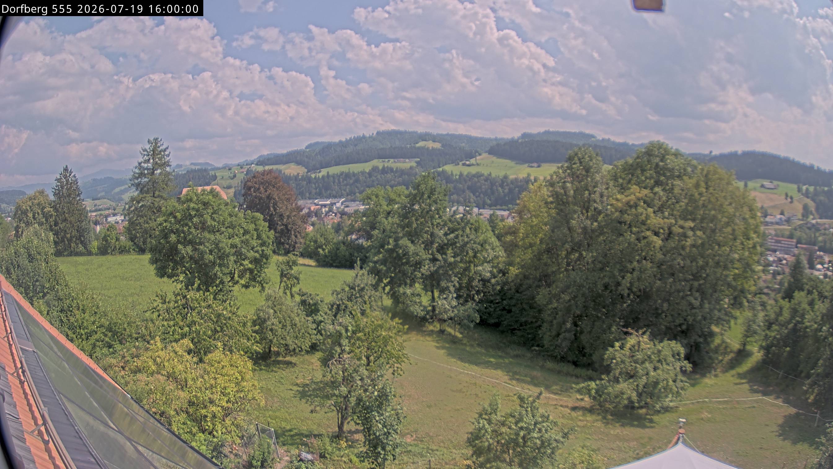 Webcam-Bild: Aussicht vom Dorfberg in Langnau 20260719-160000
