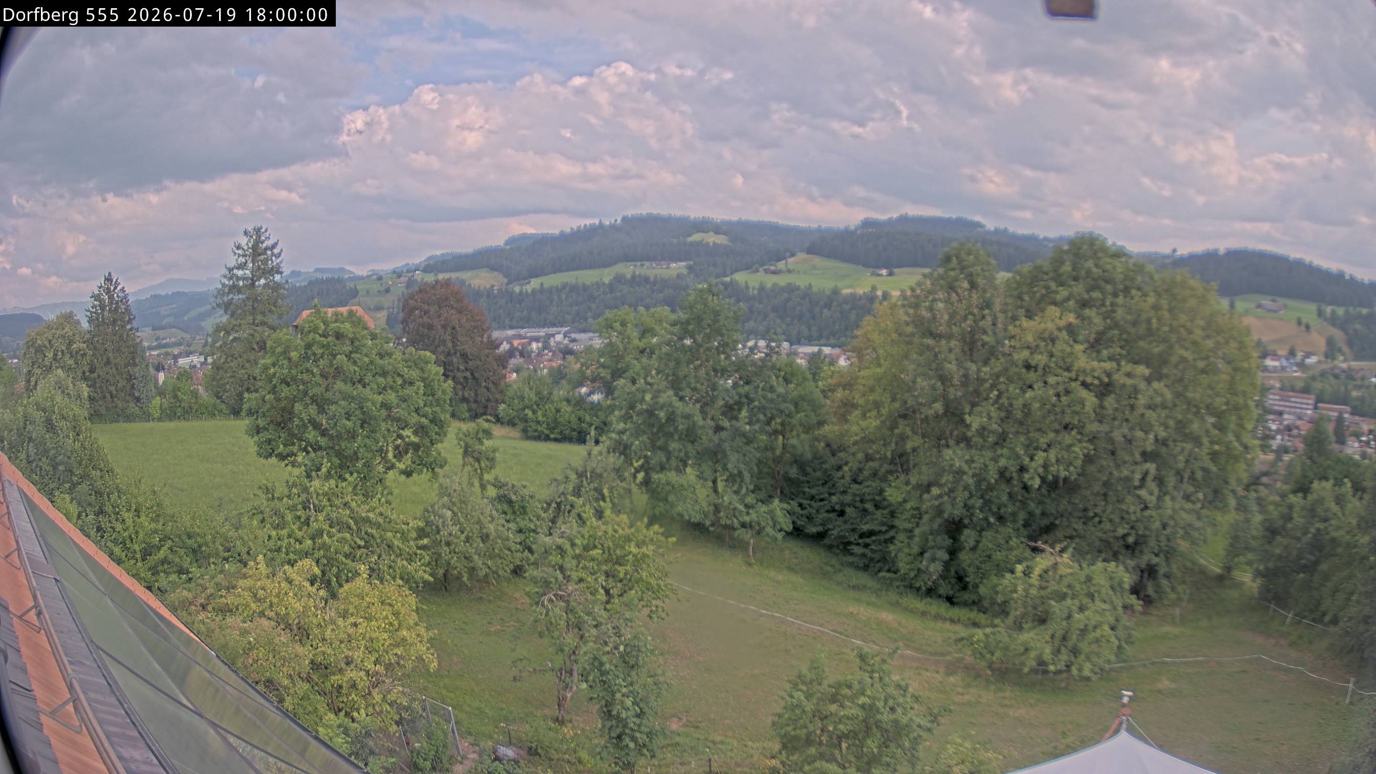 Webcam-Bild: Aussicht vom Dorfberg in Langnau 20260719-180000
